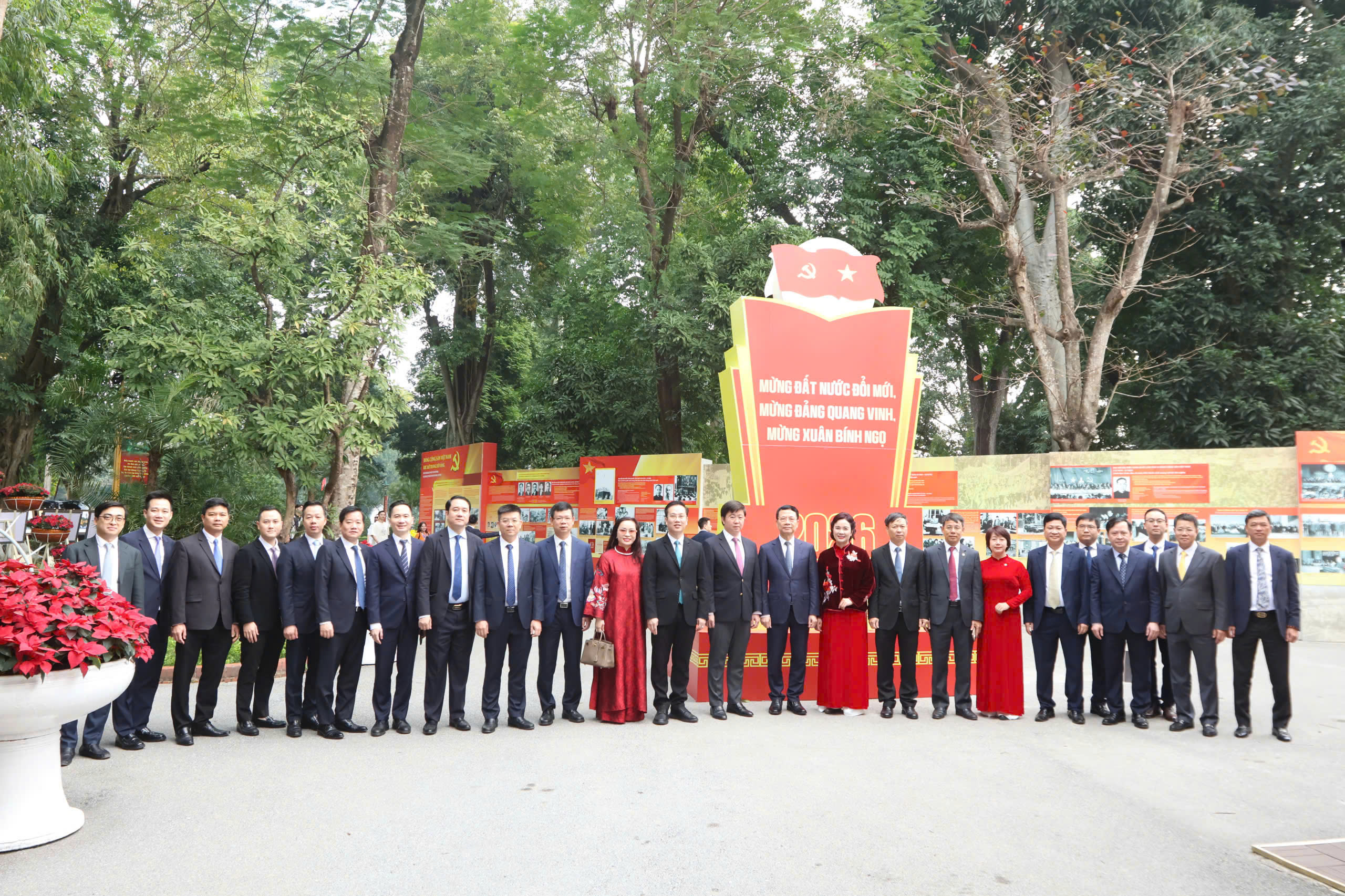 Bộ Khoa học và Công nghệ dâng hương đầu xuân, khởi động năm mới 