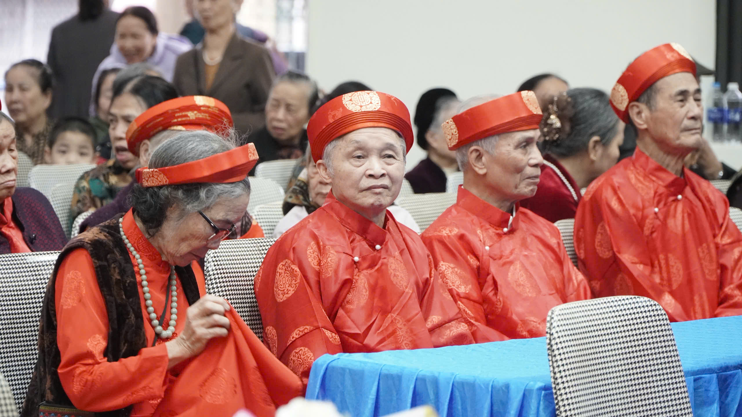 Mừng thọ đầu năm: Truyền thống 'kính lão đắc thọ' của người Việt