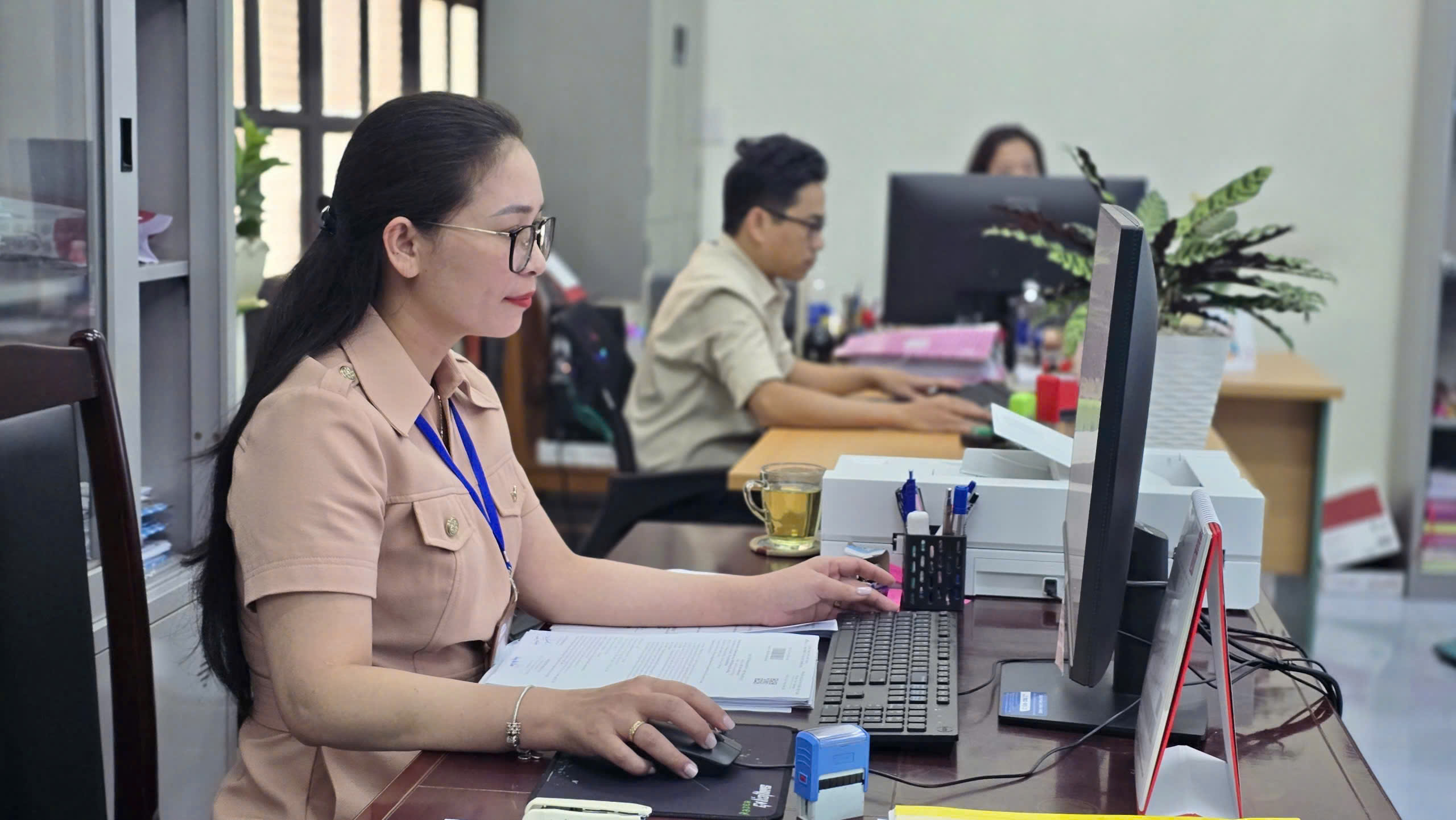 Gia Lai: Công sở rộn ràng ngày đầu xuân, người dân được nhận lì xì