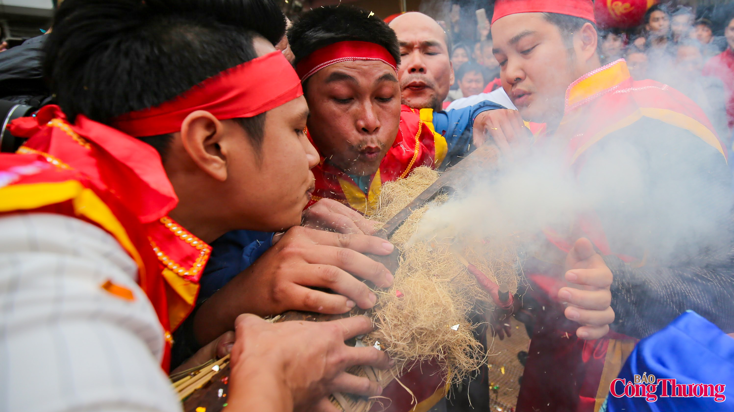 Độc đáo hội thổi cơm thi làng Thị Cấm
