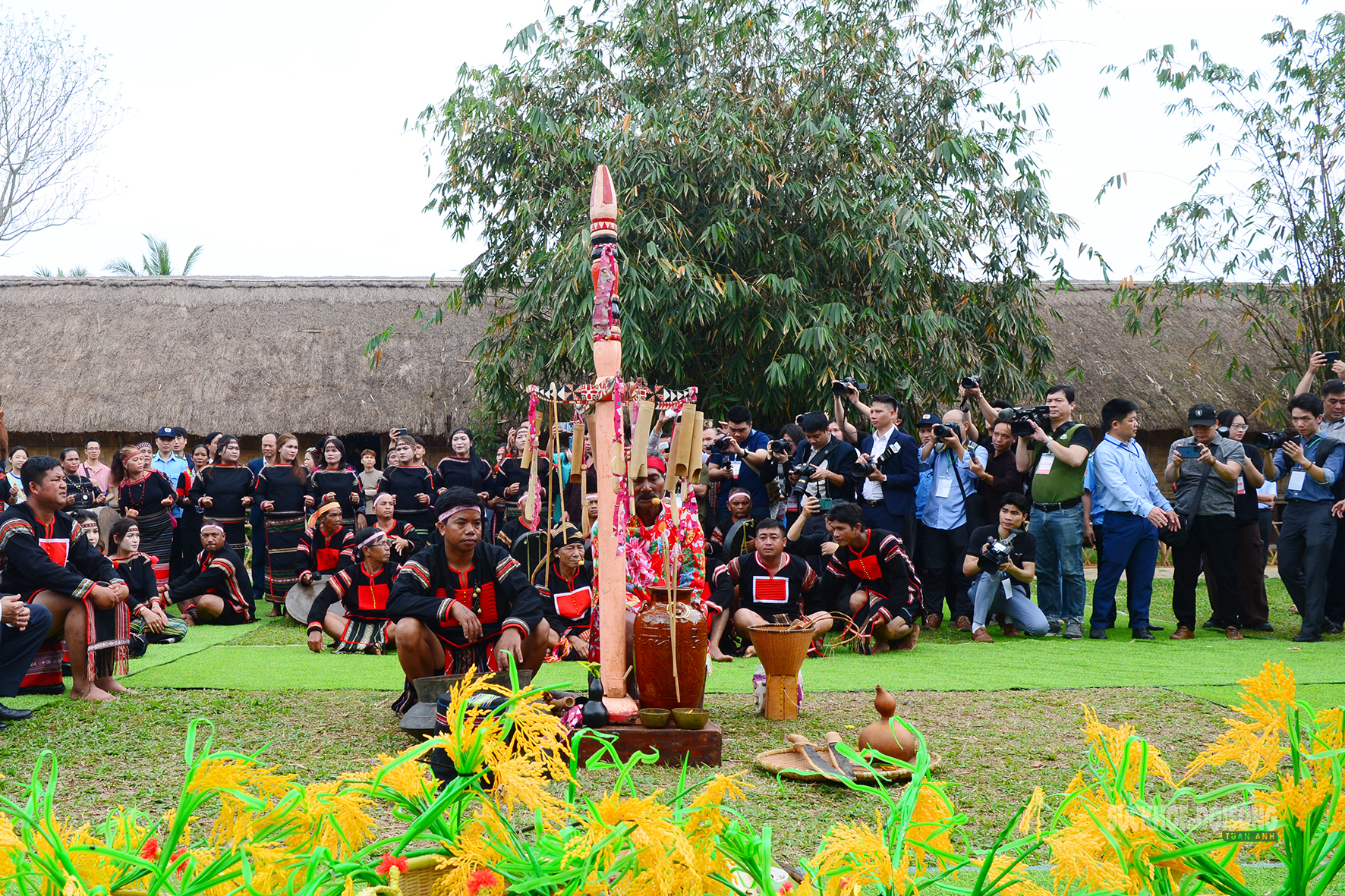 Đồng bào dân tộc Gia Rai tái hiện nghi lễ truyền thống tại Hà Nội