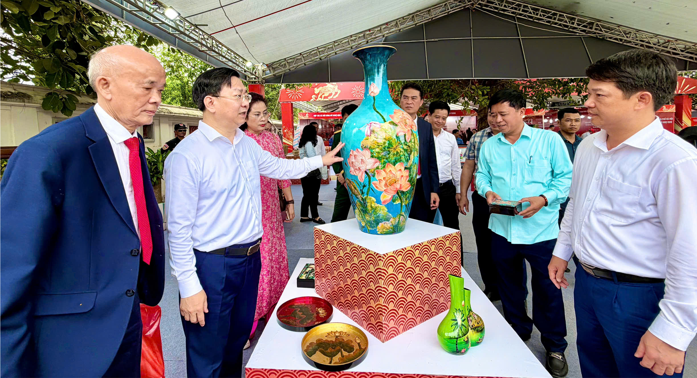 Hàng công nghiệp nông thôn tăng tốc mở rộng thị trường