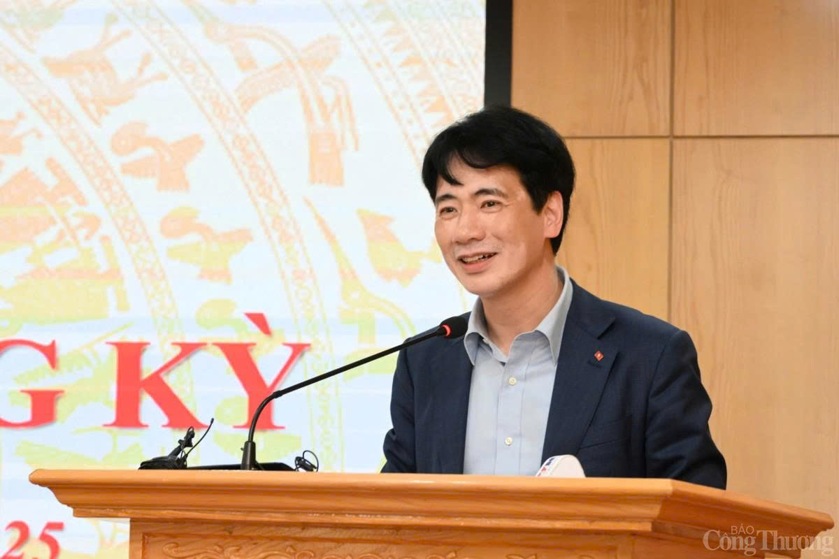 Ông Tạ Hoàng Linh - Chánh văn phòng Ban Chỉ đạo liên ngành hội nhập quốc tế về kinh tế.