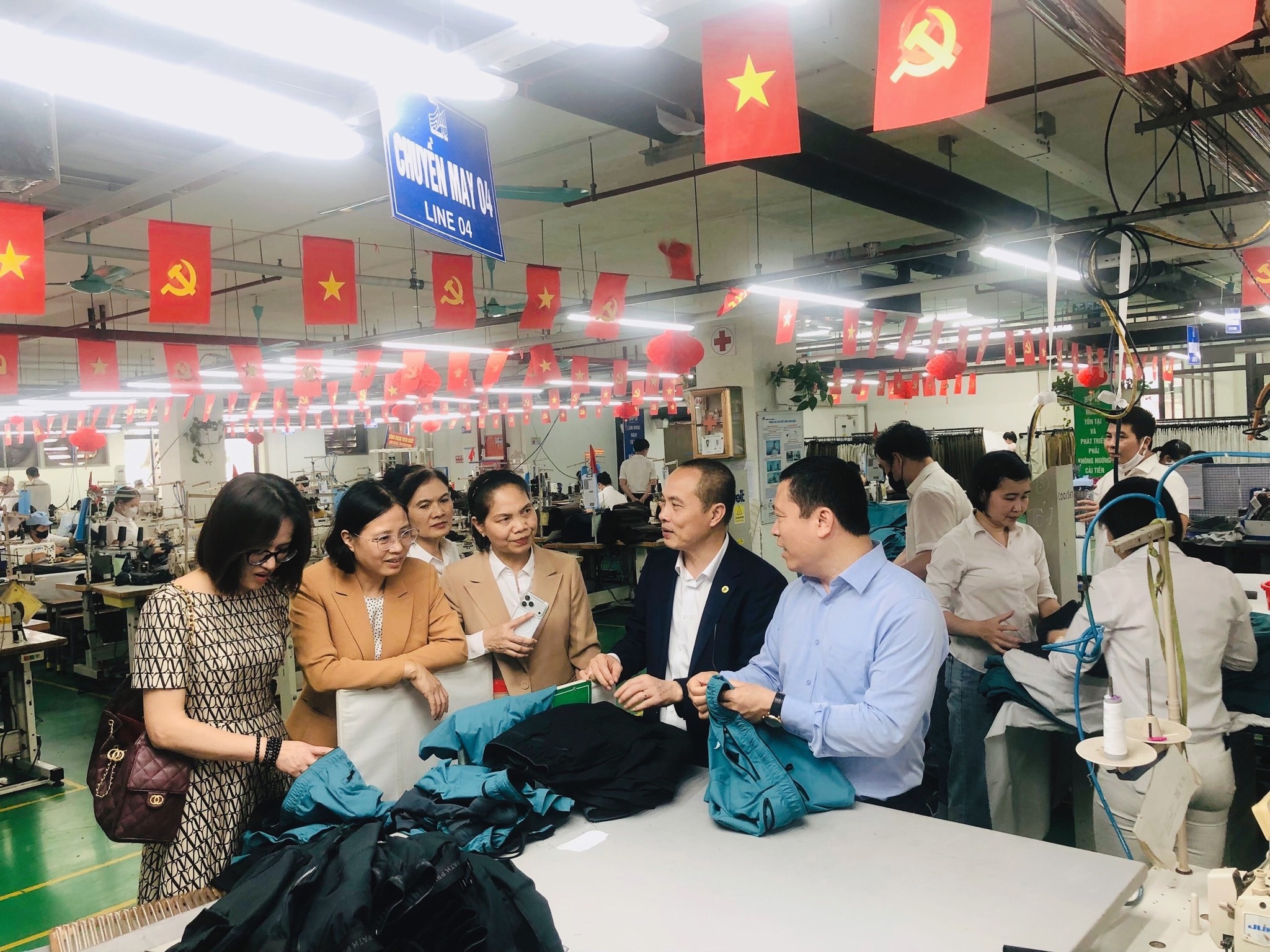 May 10 chuyển đổi xanh để giữ vững thị phần toàn cầu