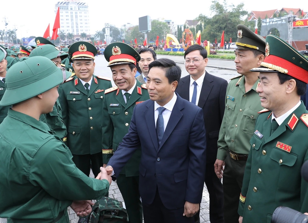 Thanh Hóa: Hàng nghìn thanh niên hăng hái lên đường nhập ngũ