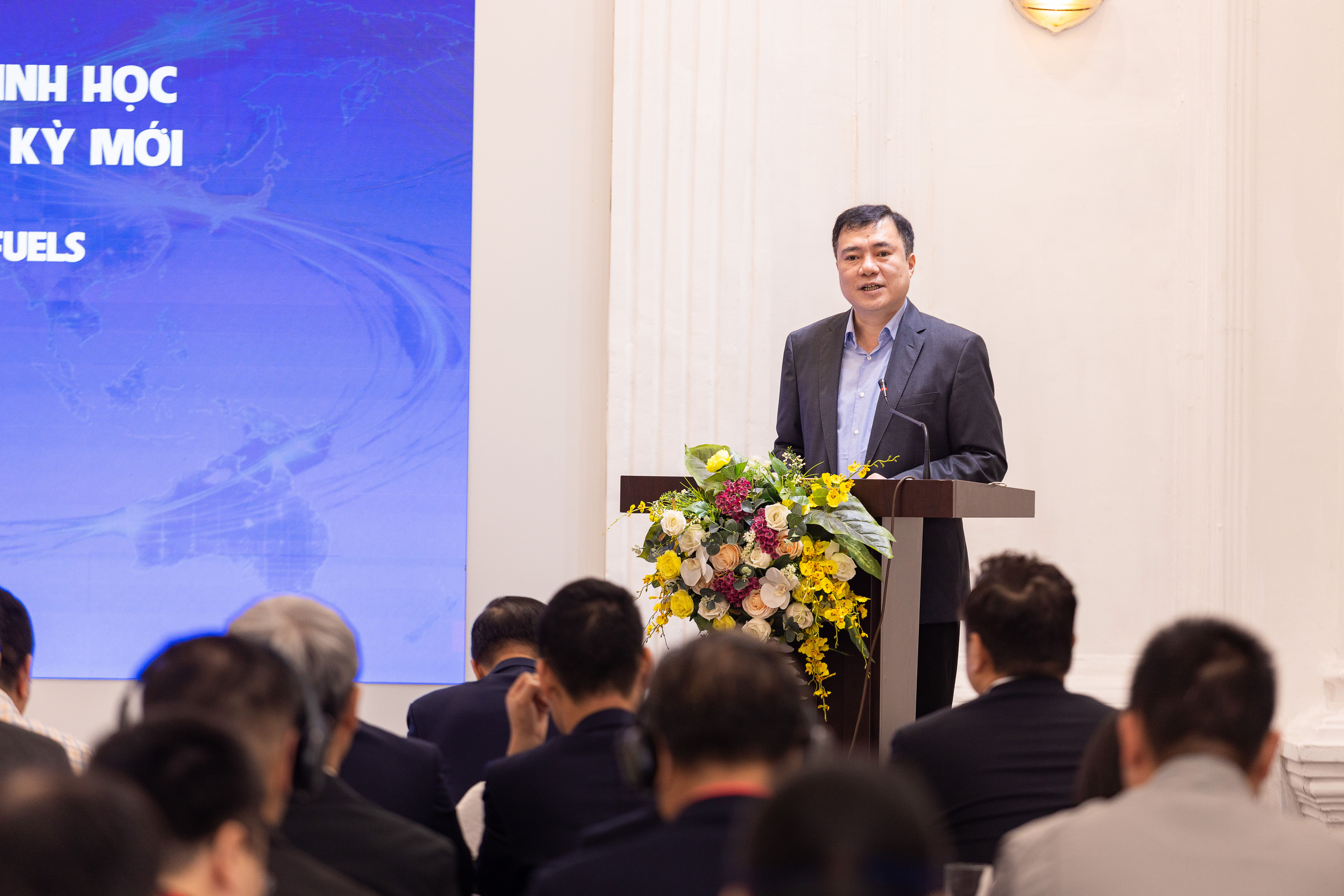 Thứ trưởng Bộ C&ocirc;ng Thương Nguyễn Sinh Nhật T&acirc;n ph&aacute;t biểu tại hội nghị.