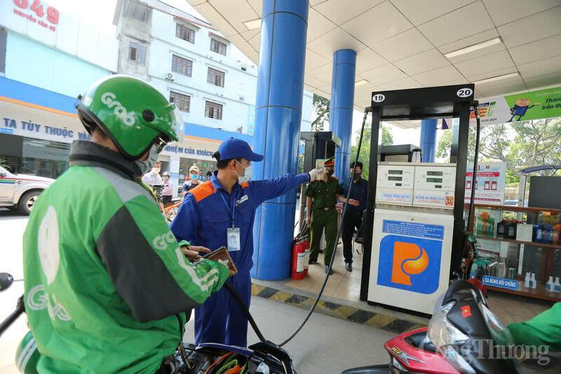 Tiếp tục chi Quỹ bình ổn, giá xăng dầu giảm mạnh