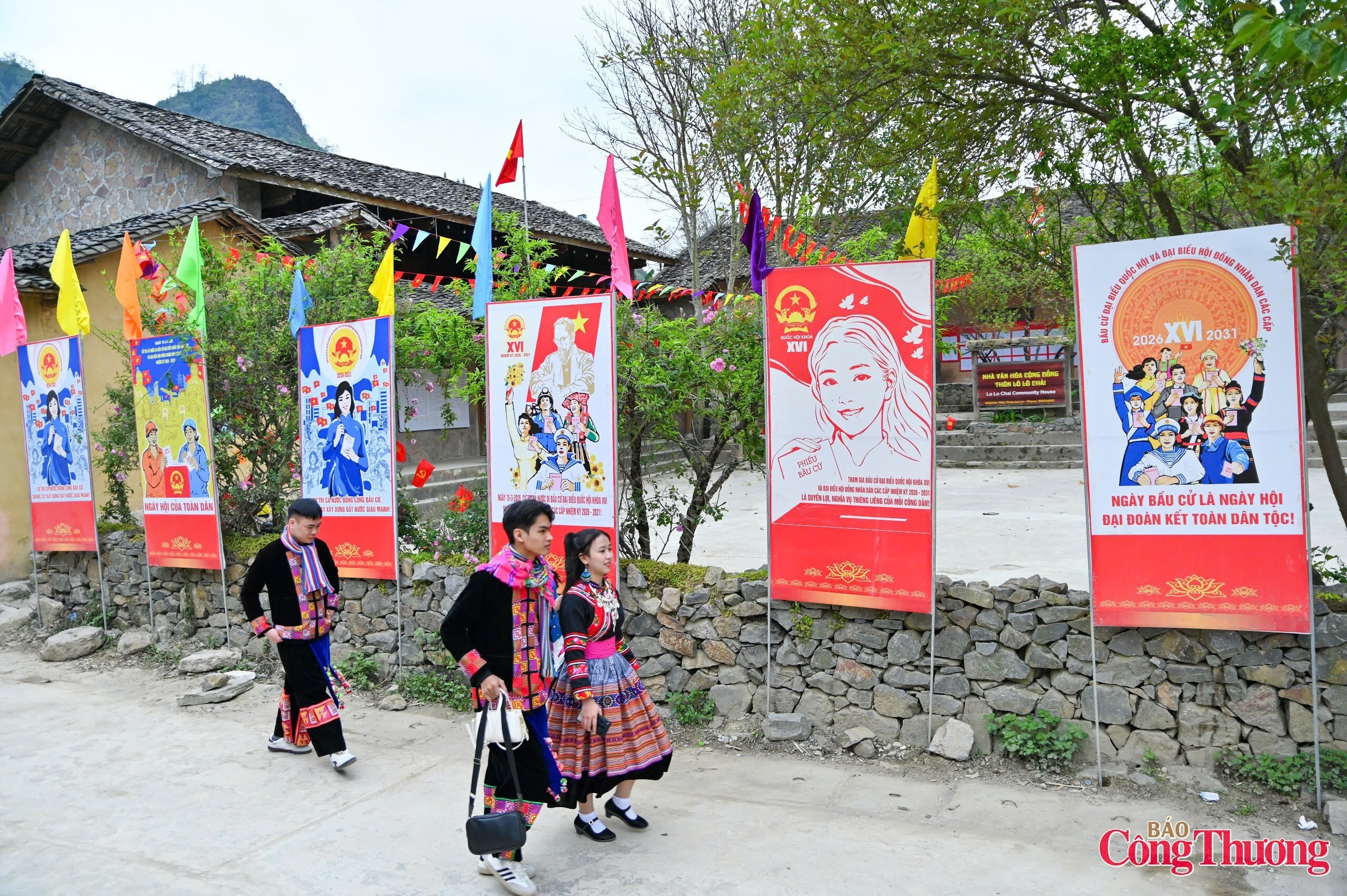 Từ trung tâm xã đến những bản xa nhất, không khí chuẩn bị cho ngày hội non sông đang lan tỏa trong từng nếp nhà của đồng bào các dân tộc nơi địa đầu Tổ quốc.X