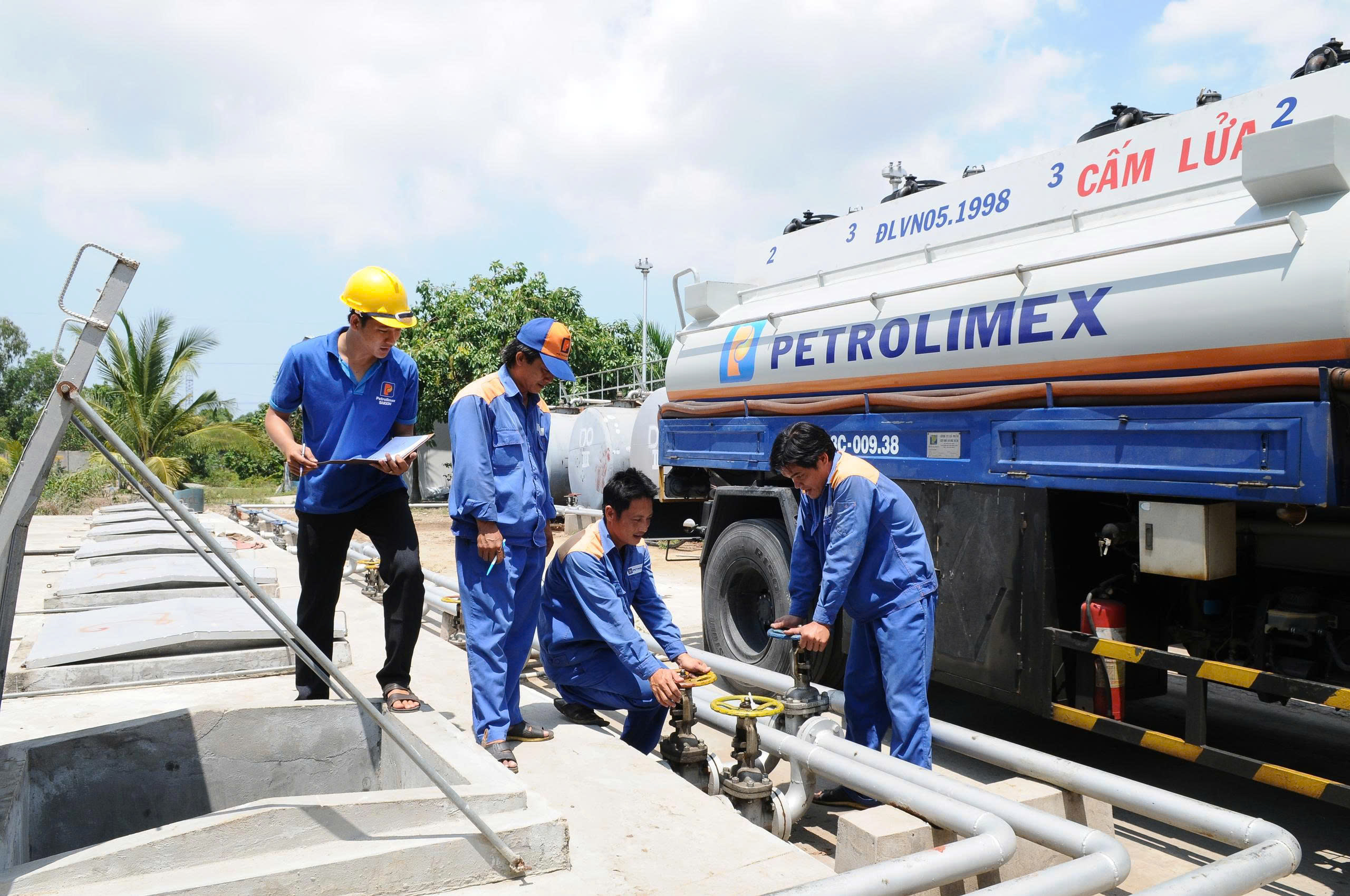 Petrolimex chủ động hạ tầng, nguồn cung để triển khai xăng E10