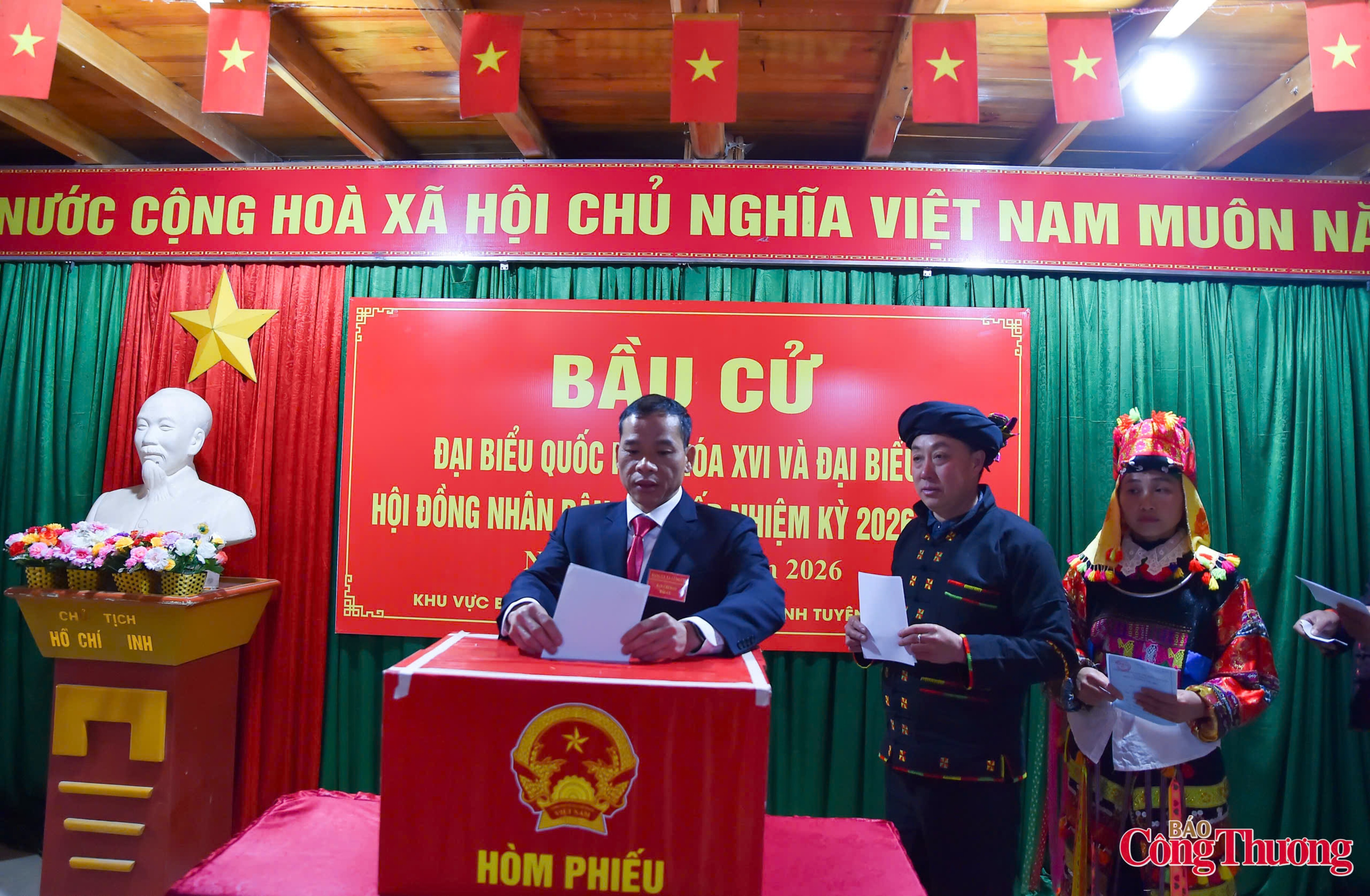 Hôm nay, gần 79 triệu cử tri cả nước đi bầu cử  - 21