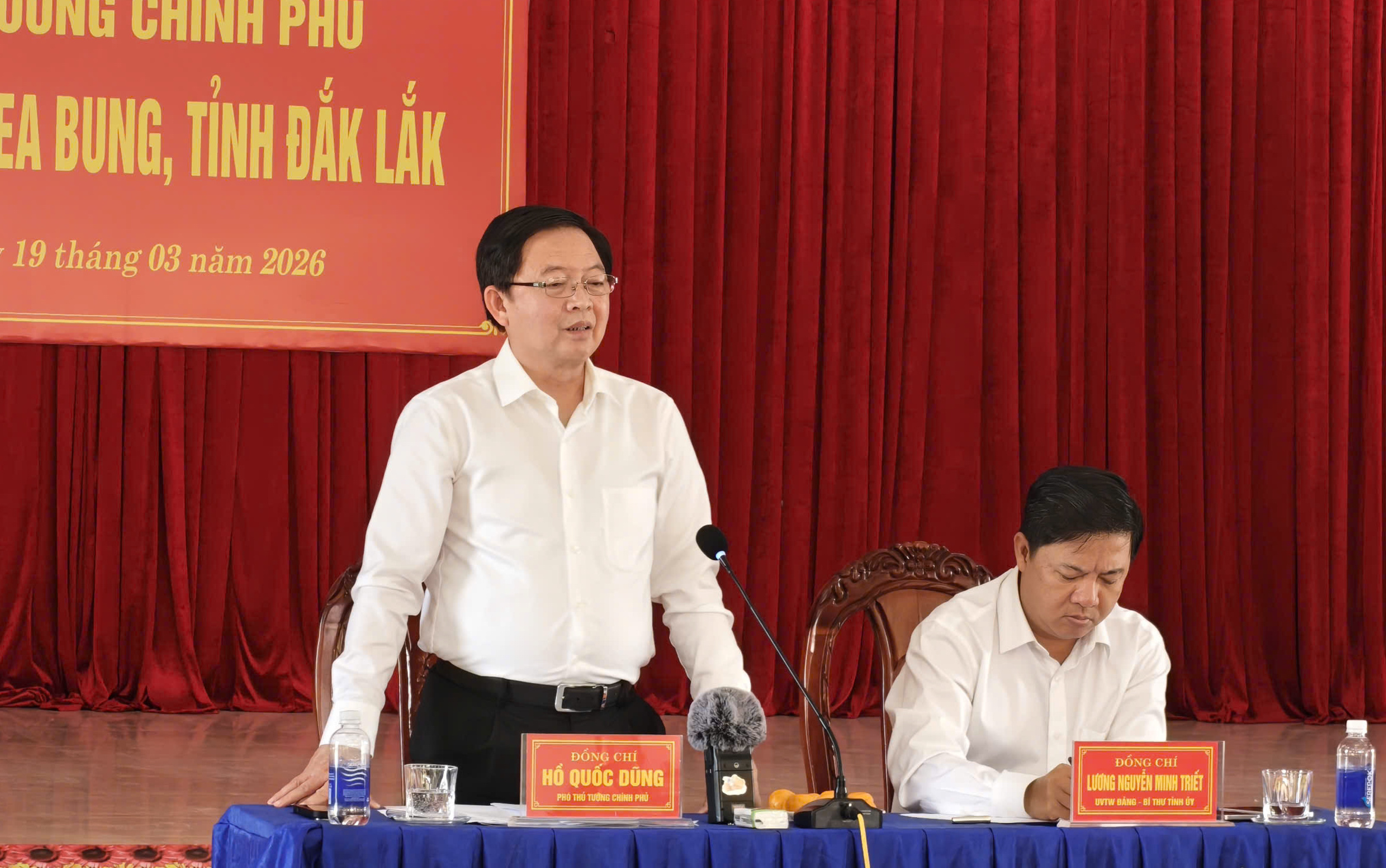 Phó Thủ tướng Hồ Quốc Dũng làm việc với xã biên giới ở Đắk Lắk