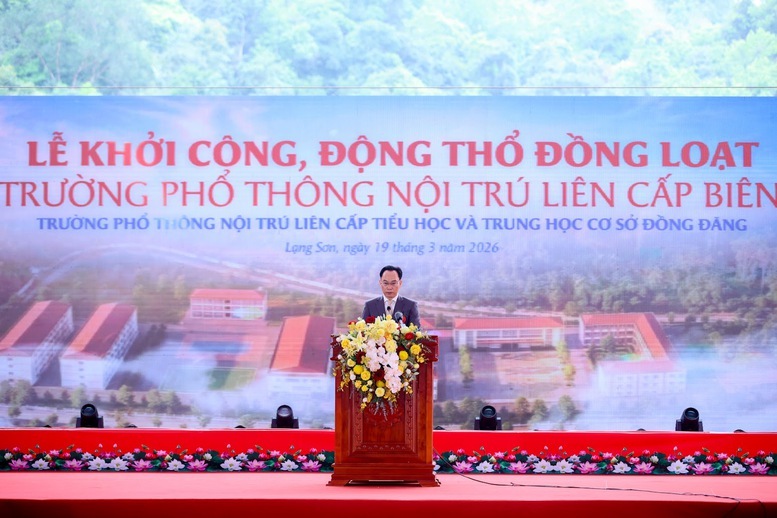 Quyền Bộ trưởng Bộ Giáo dục và Đào tạo Hoàng Minh Sơn phát biểu tại lễ khởi công