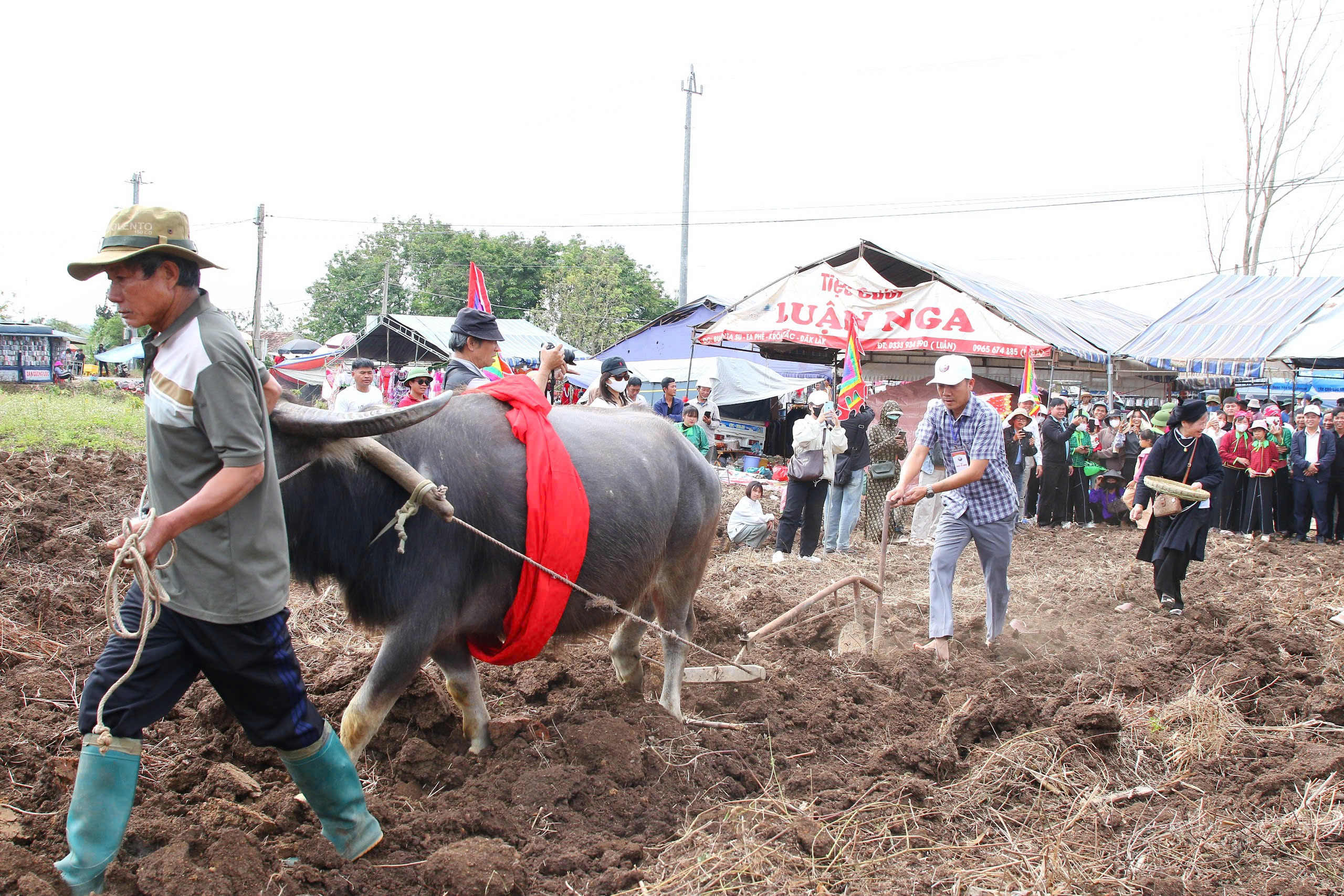 Đắk Lắk: Khát vọng ấm no trên vùng đất mới từ lễ hội Lồng Tồng