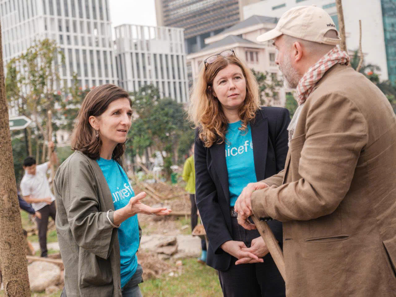 Các đại biểu trao đổi chuyên môn về chương trình