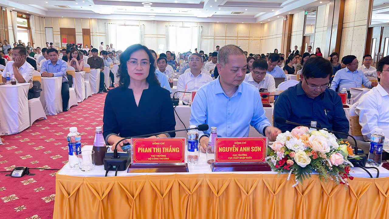 Quang cảnh hội nghị.