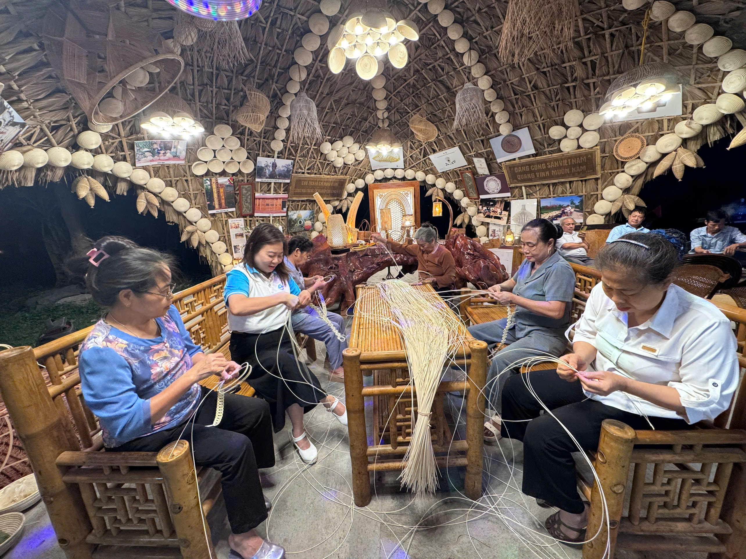 Giữ lửa nghề mây tre đan Phú Vinh trong nhịp sống hiện đại