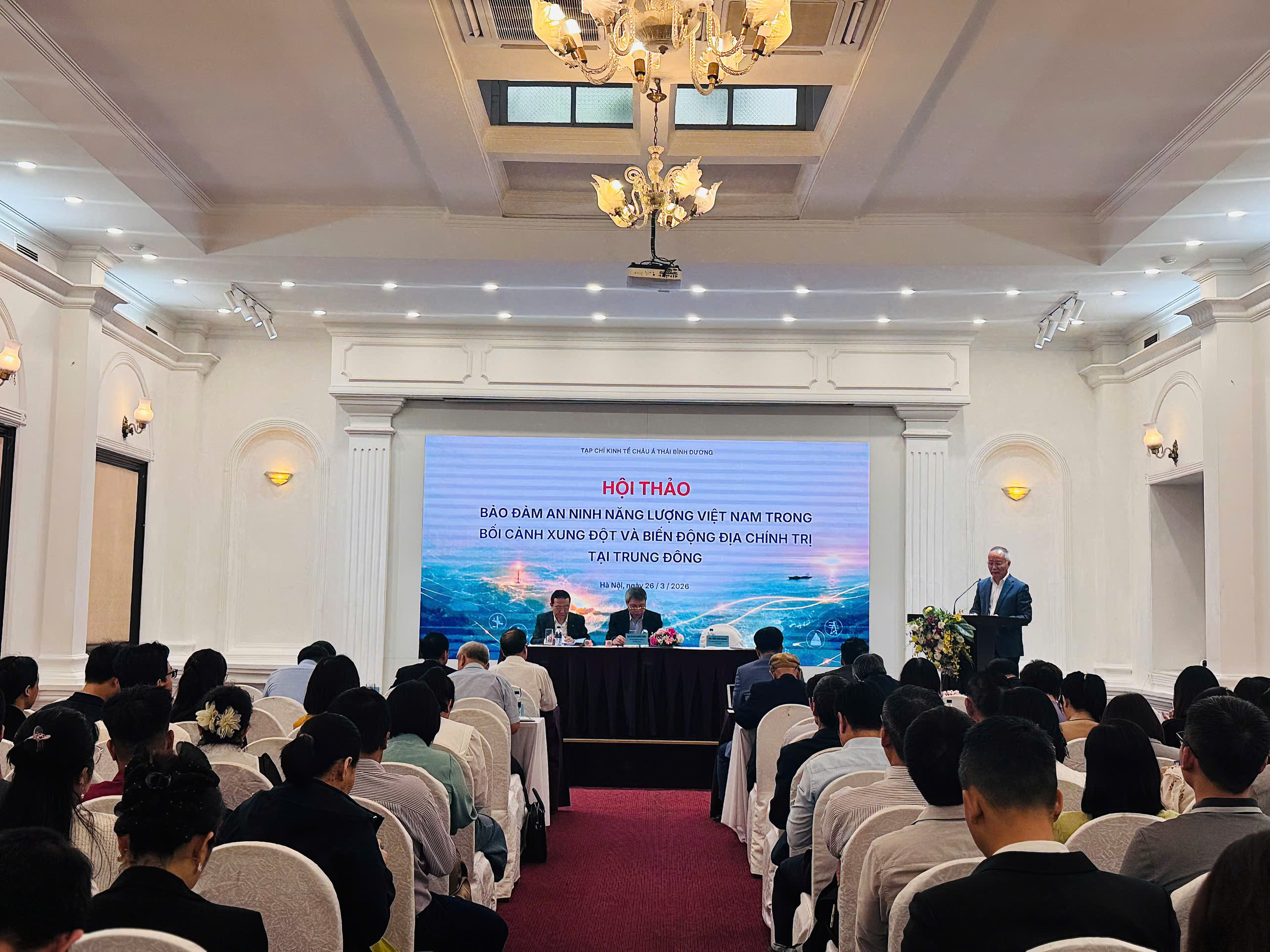 Tiết kiệm điện, xăng dầu để đảm bảo an ninh năng lượng