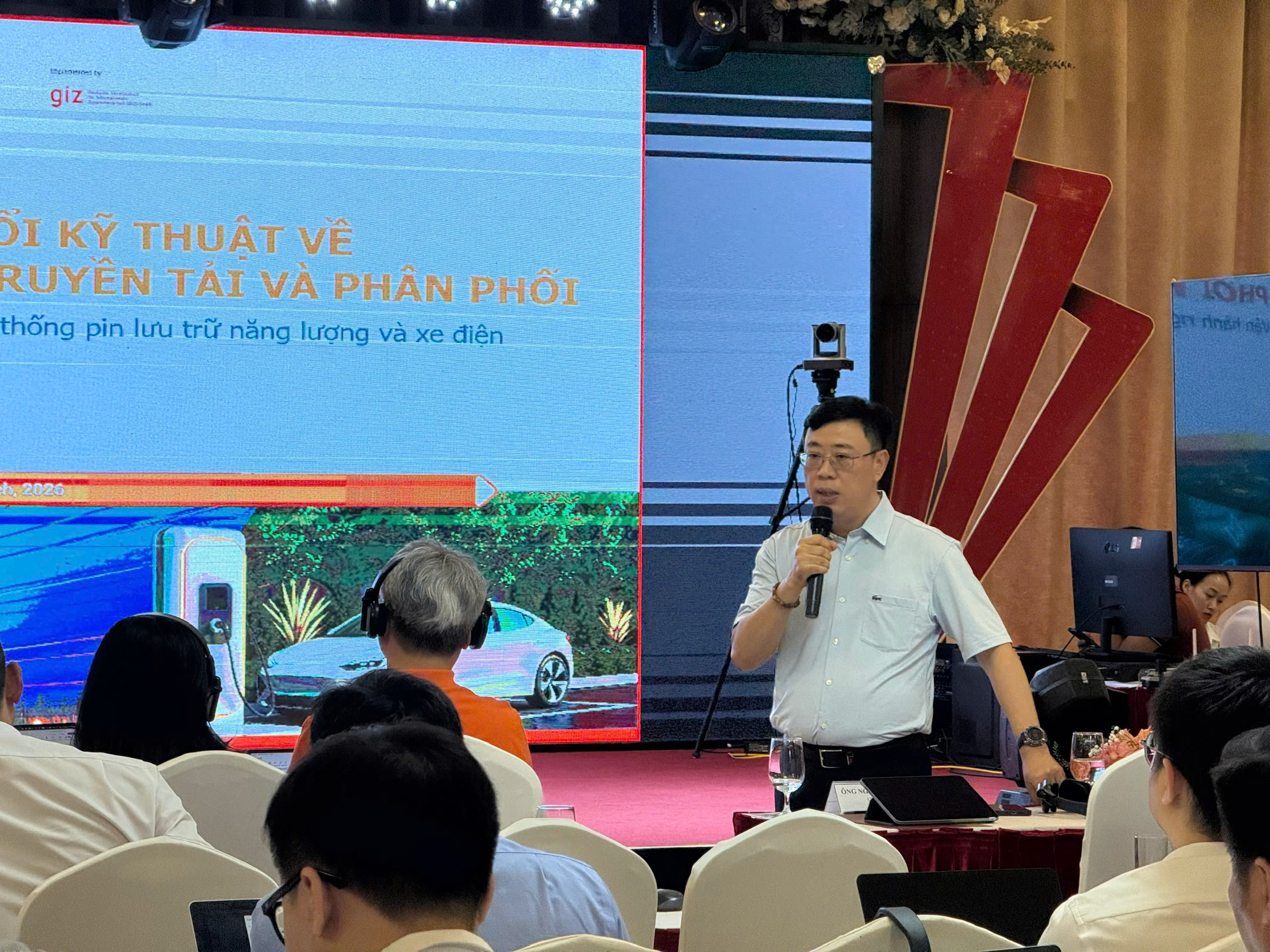 NSMO: Tìm giải pháp tối ưu vận hành nguồn năng lượng phân tán