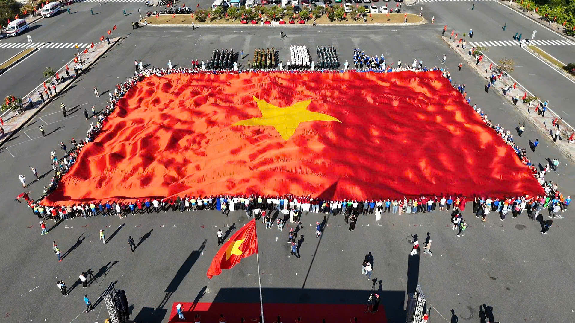 Trang nghiêm Lễ thượng cờ tưởng niệm các chiến sĩ Gạc Ma