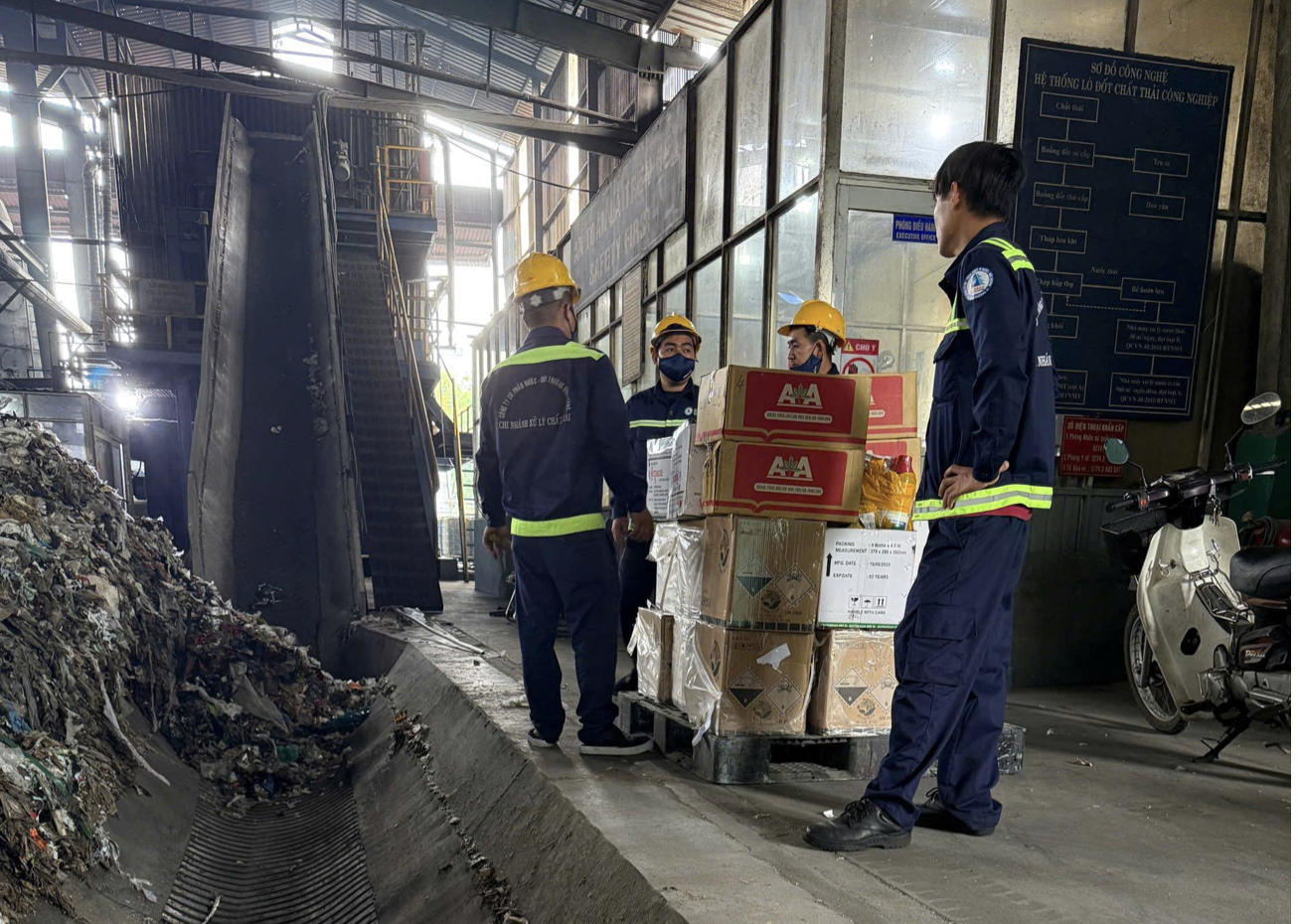 Giám sát tiêu hủy trên 6.000 đơn vị sản phẩm thuốc bảo vệ thực vật nhập lậu