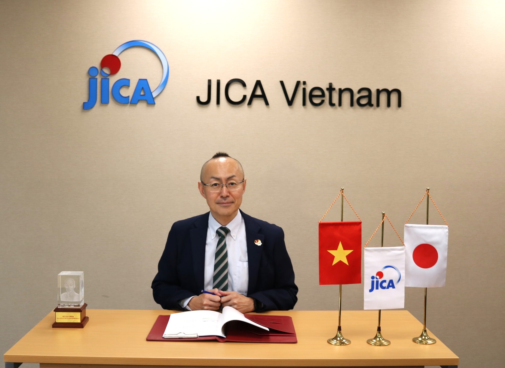 Ông Kobayashi Yosuke - Trưởng đại diện JICA Việt Nam tại lễ ký hiệp định vốn vay.