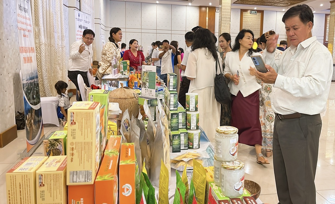 Chùm ảnh: Sản phẩm OCOP kết nối giao thương Cần Thơ - Đà Nẵng