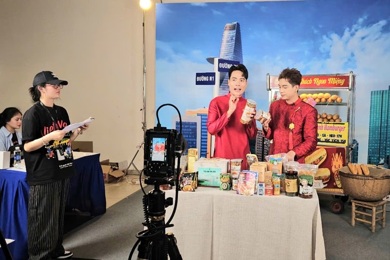 Hàng Việt vươn ra 'biển lớn' từ những đơn hàng nhỏ