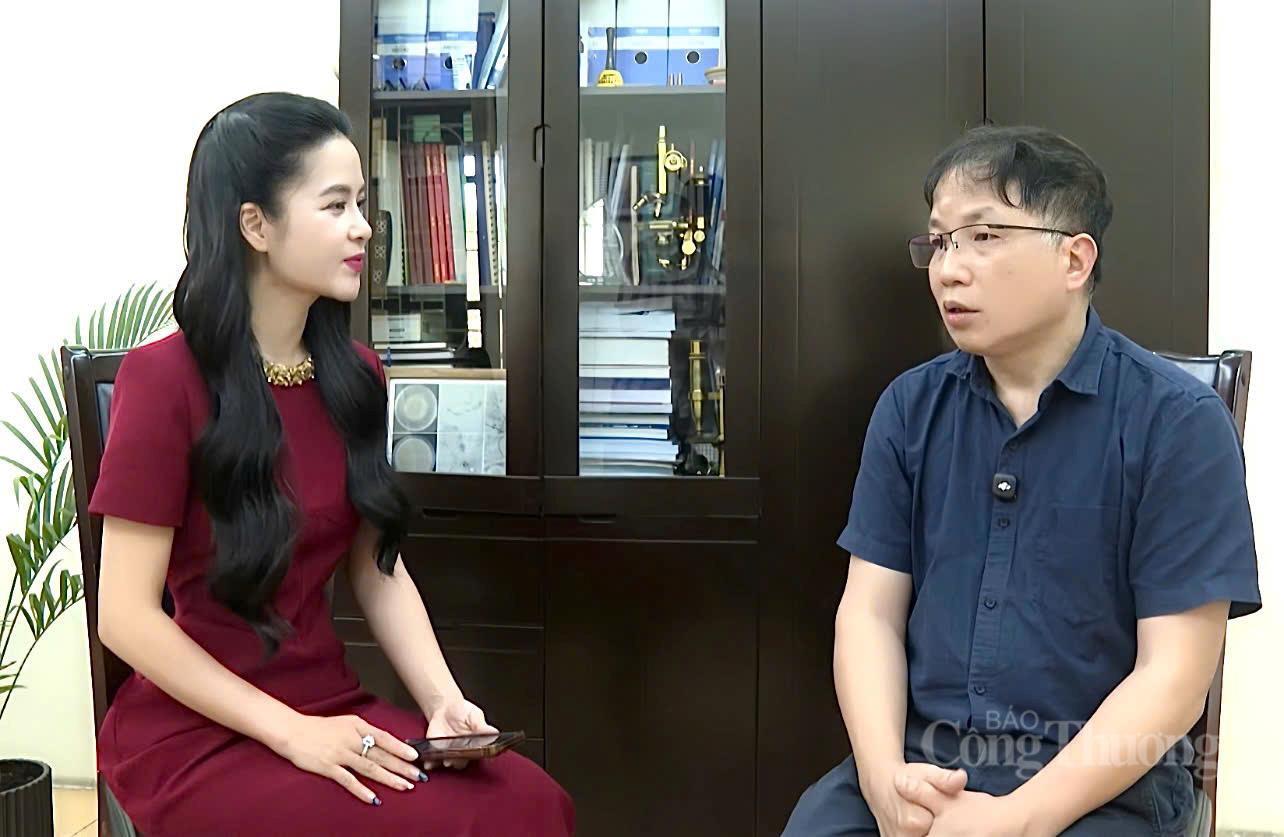 PGS. TS. Vũ Nguyên Thành - Viện trưởng Viện Công nghiệp thực phẩm (Bộ Công Thương) trong cuộc trao đổi cùng phóng viên Báo Công Thương. Ảnh: Hải Trung