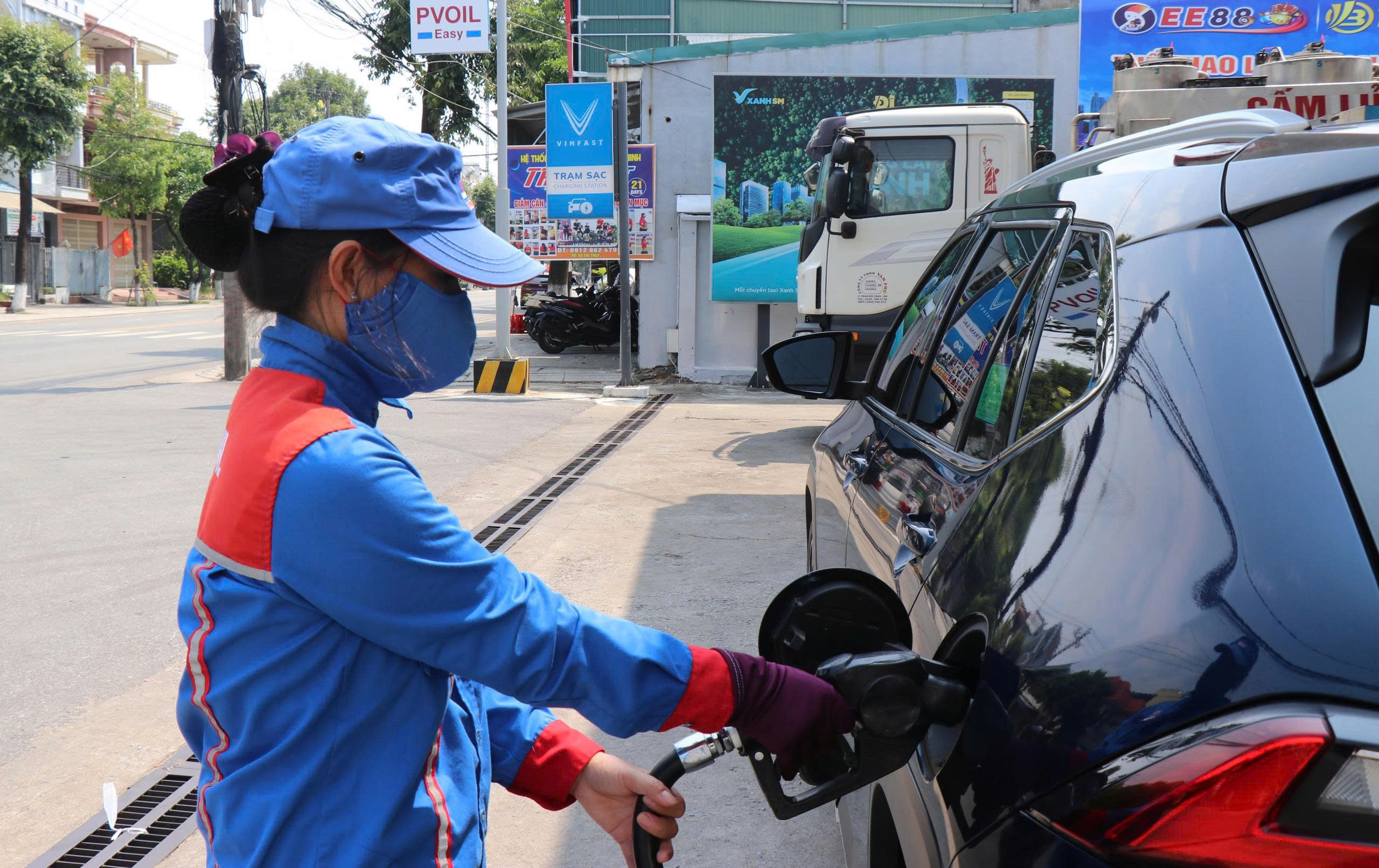 Quảng Ngãi: 'Chạy đà' phủ sóng xăng sinh học E10