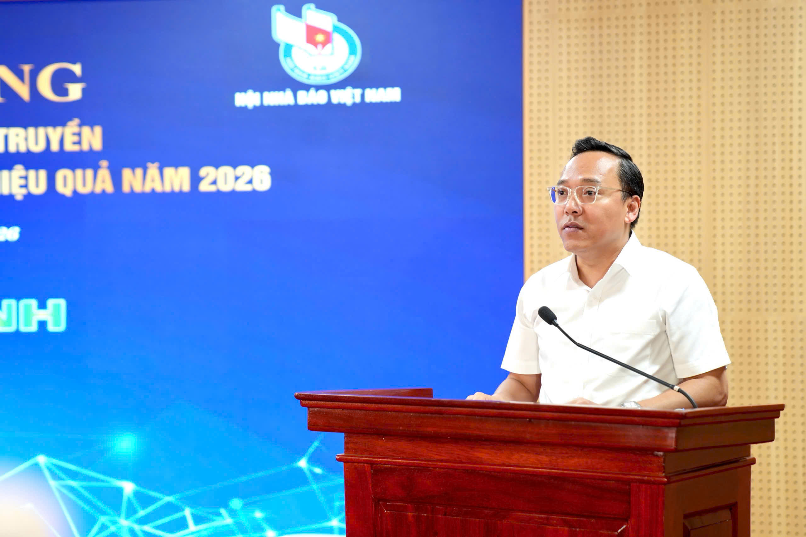 Thứ trưởng Nguyễn Hoàng Long phát biểu phát động giải báo chí tuyên truyền về sử dụng năng lượng tiết kiệm và hiệu quả.