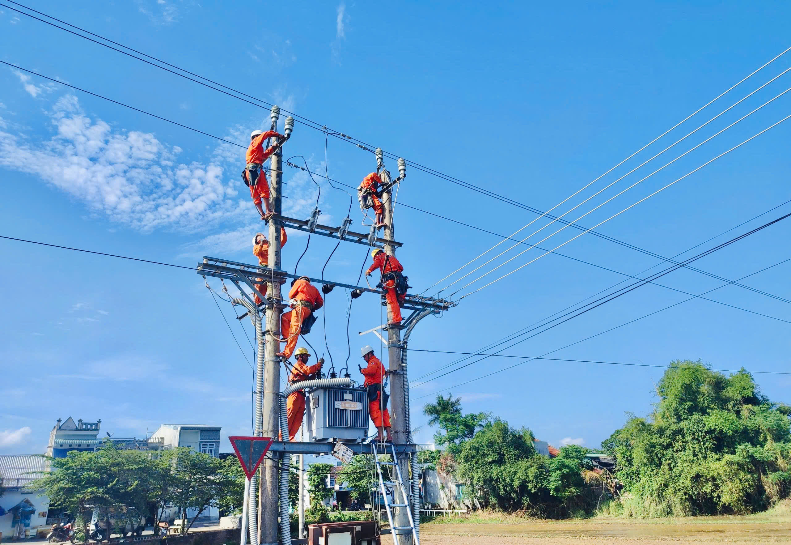 Gia Lai chủ động kịch bản cung ứng điện trước áp lực phụ tải mùa khô