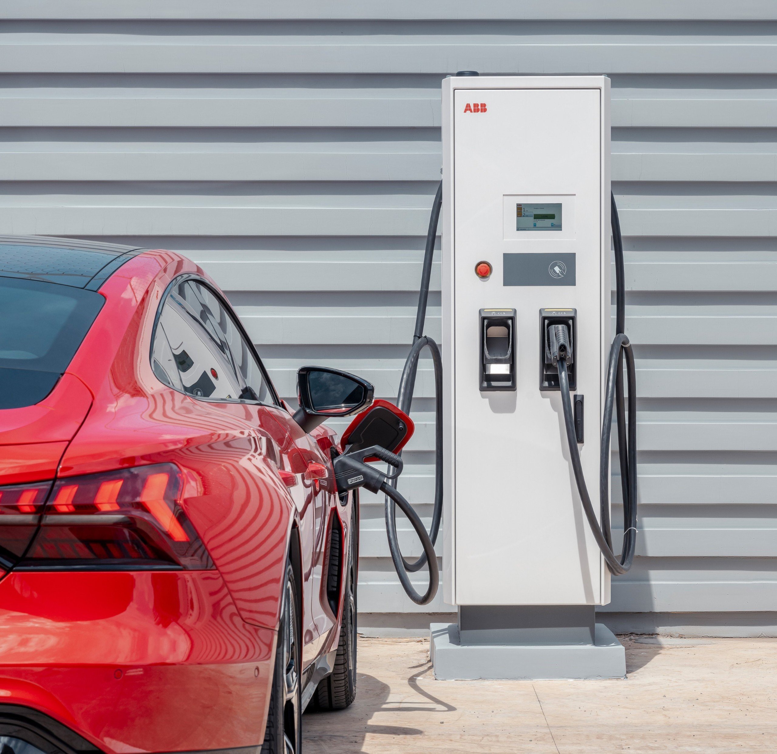 Trạm sạc nhanh 180kW của ABB tại Quận Tân Bình2. Ảnh: ABB