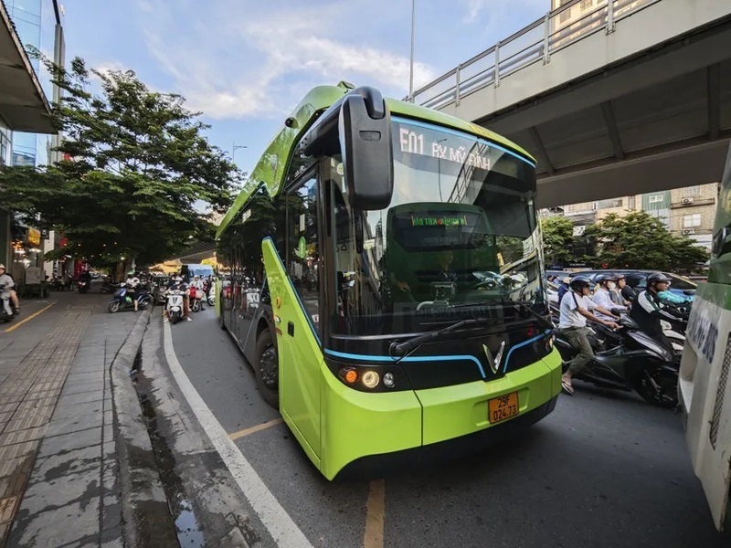 Hà Nội: Đưa thêm 53 xe buýt điện vào hoạt động từ ngày 18/4