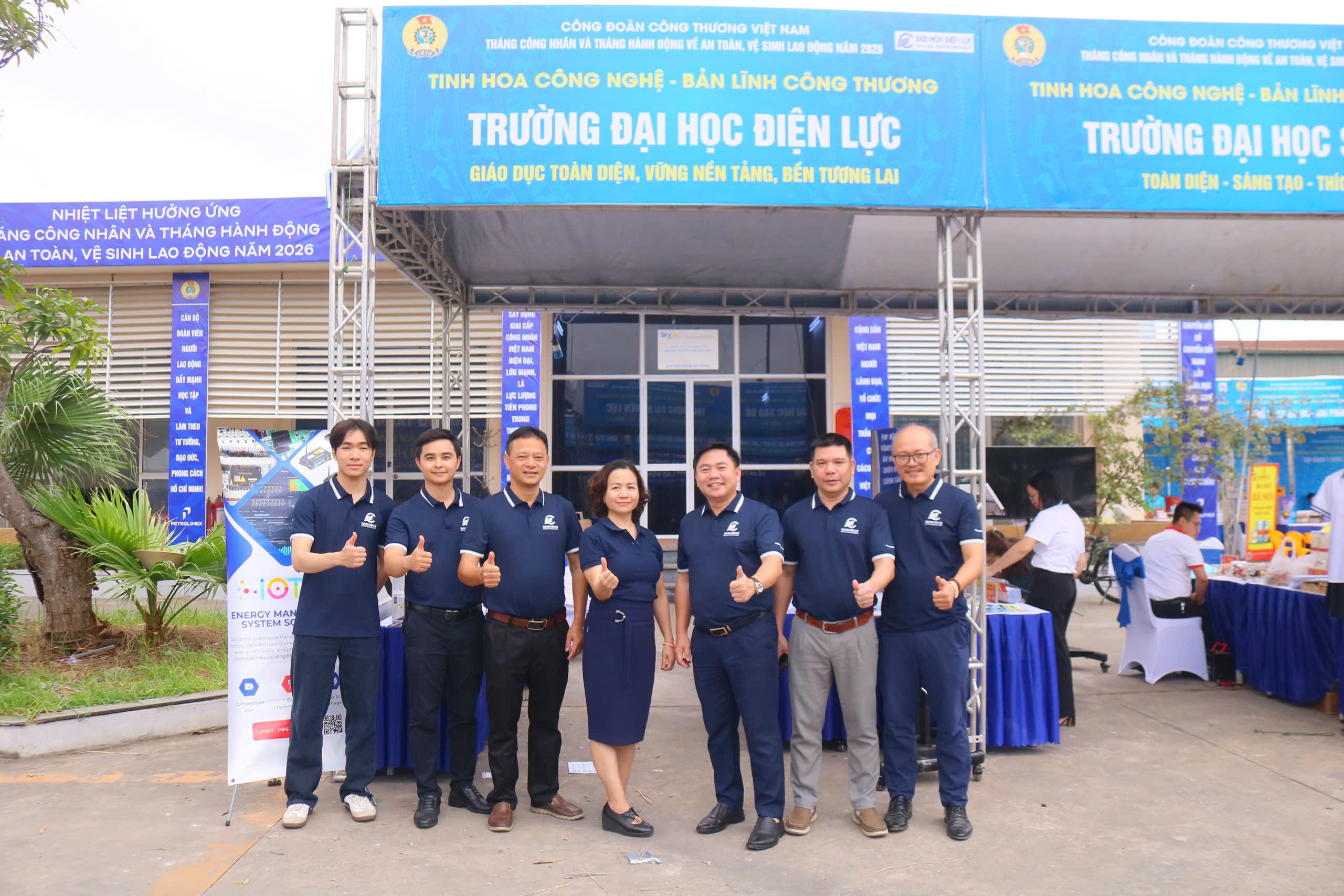Giang hàng Trường Đại học Điện lực tại Lễ phát động