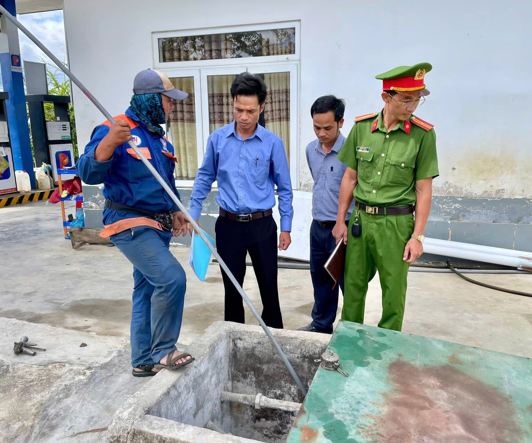 Công an tỉnh Lâm Đồng kiểm tra đồng loạt hàng trăm cơ sở kinh doanh