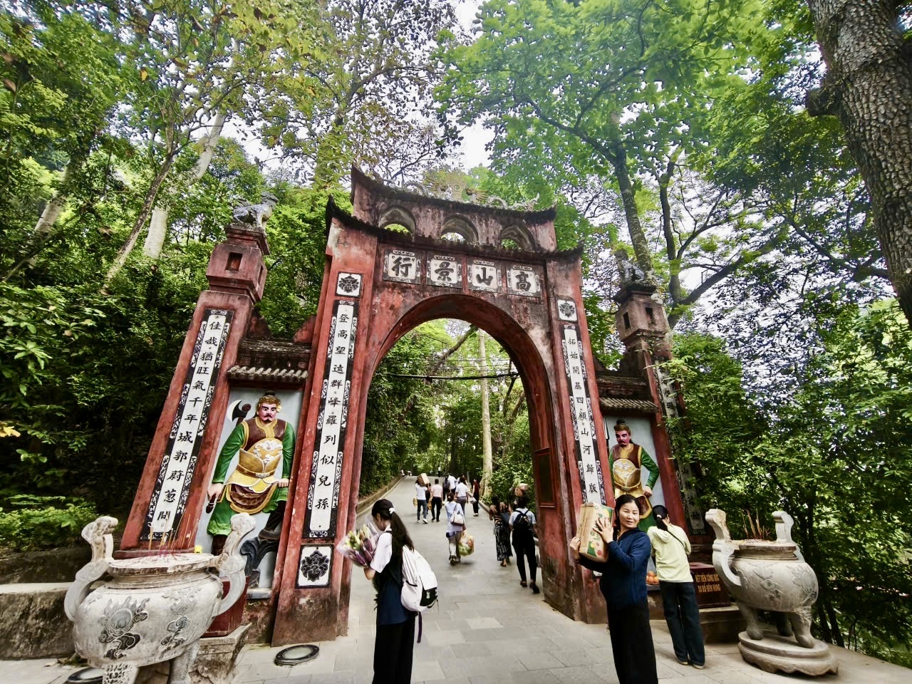 Tháng Ba, về Đất Tổ nghe truyền thuyết trăm trứng vọng ngàn năm