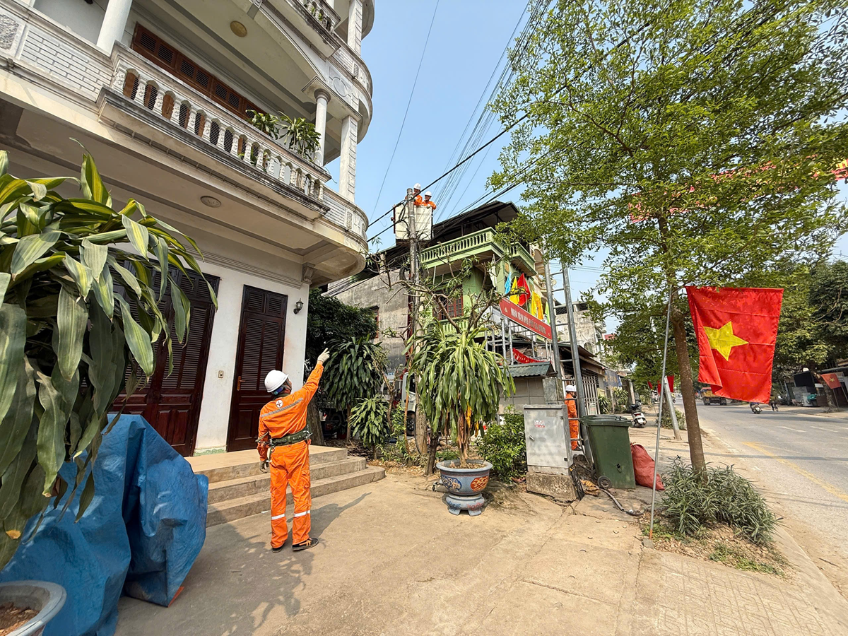 Cao Bằng: Chủ động phương án cung ứng điện mùa nắng nóng