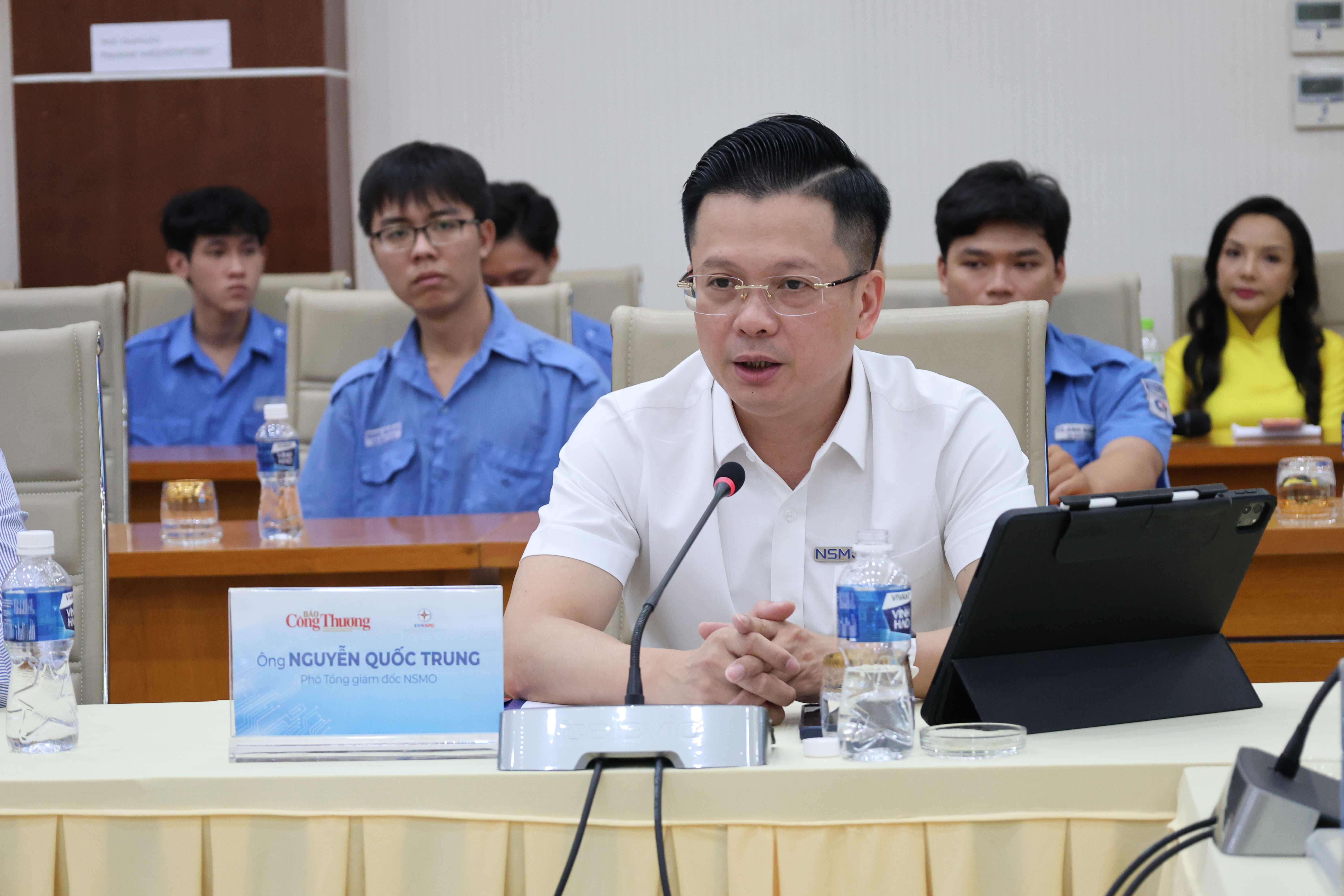 Nắng nóng đến sớm, hệ thống điện chịu áp lực dồn dập