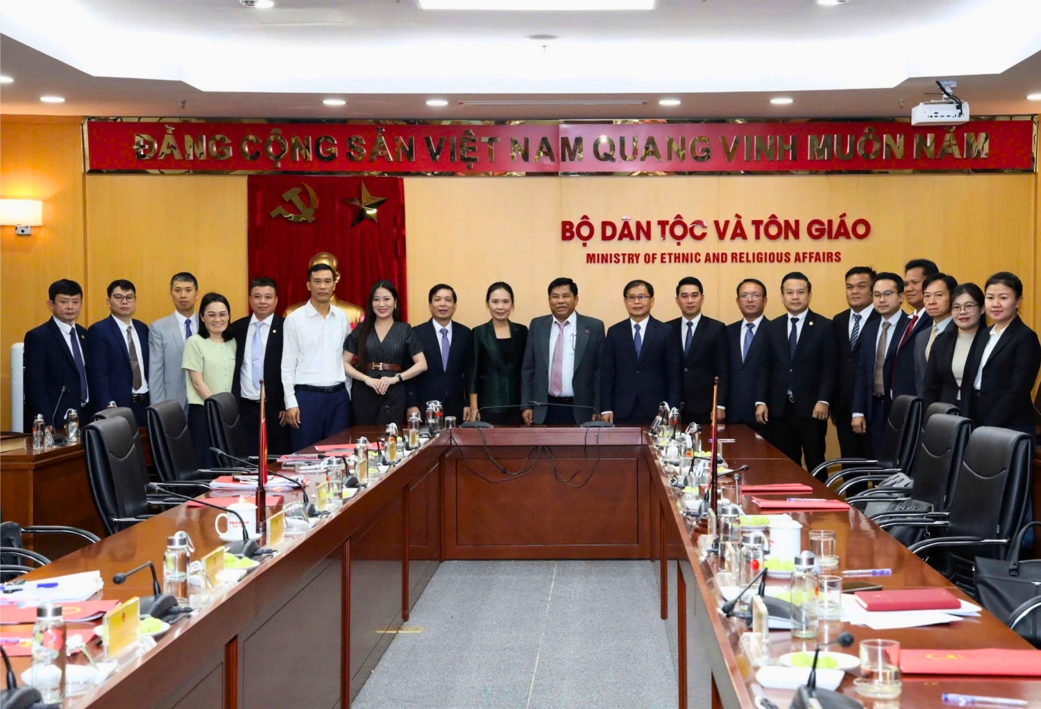 Việt Nam và Lào thúc đẩy hợp tác mới về công tác dân tộc, tôn giáo