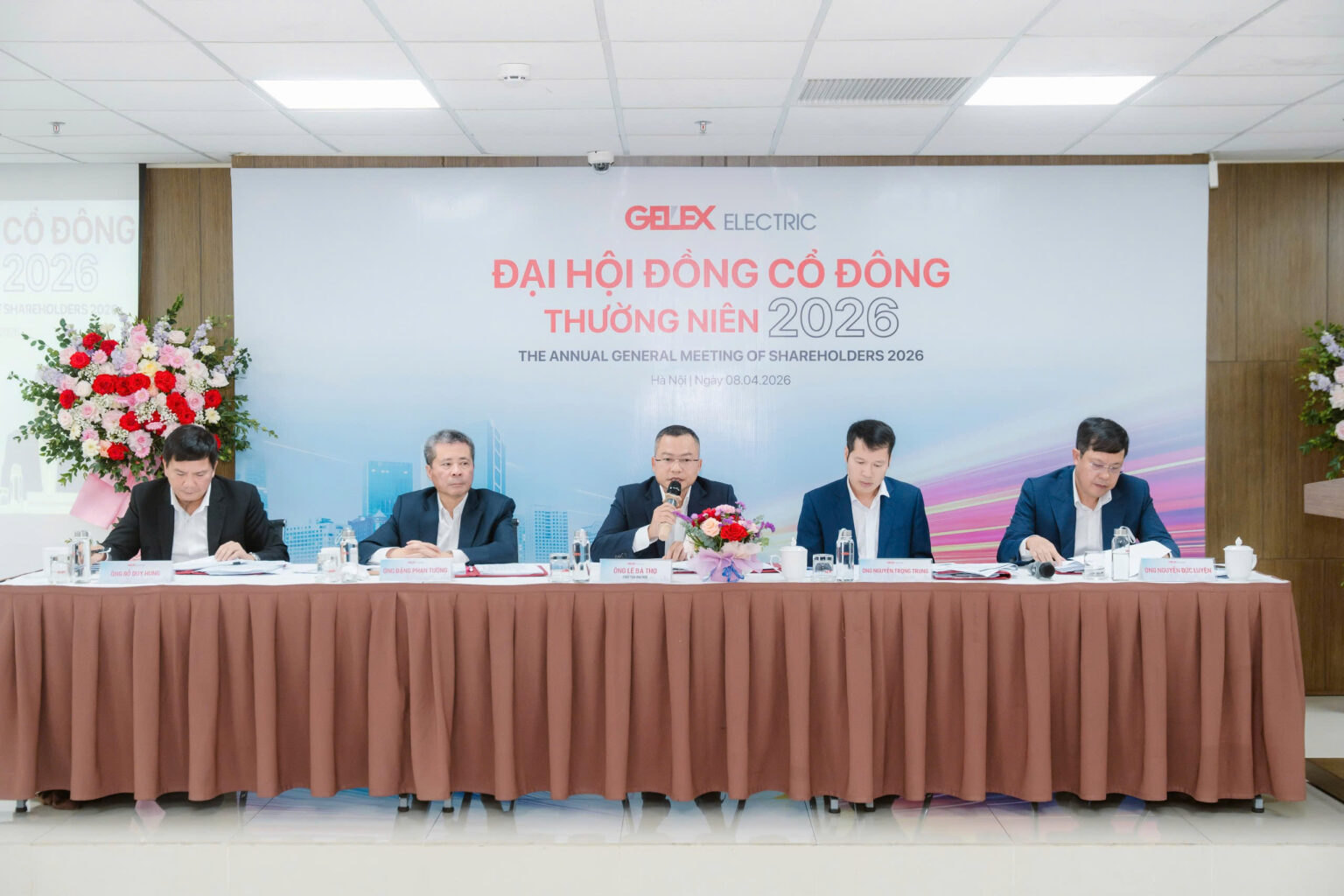 Khi doanh nghiệp trên sàn chứng khoán chọn 'phòng thủ'