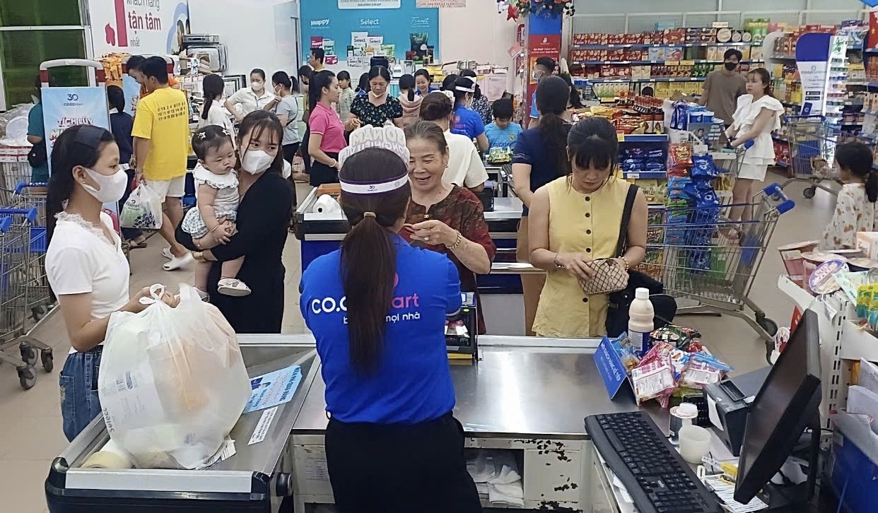 Cần Thơ: Sức mua tăng cao dịp 30/4 - 1/5, thị trường hàng hóa sôi động