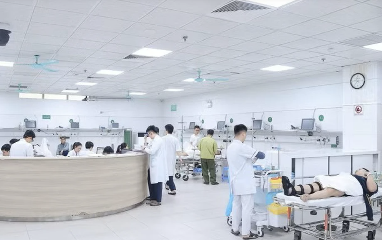 Hơn 83.000 lượt người bệnh khám, cấp cứu trong ngày đầu kỳ nghỉ lễ