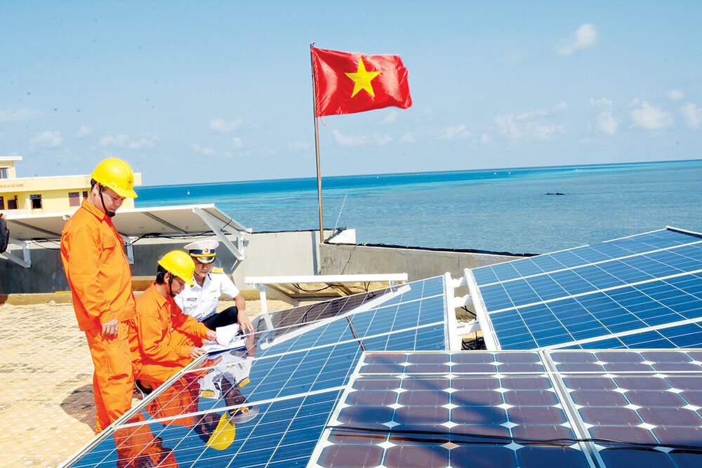 Chùm ảnh: Từ tiếp quản đến trụ cột năng lượng - Hành trình 51 năm của ngành điện miền Nam - 8