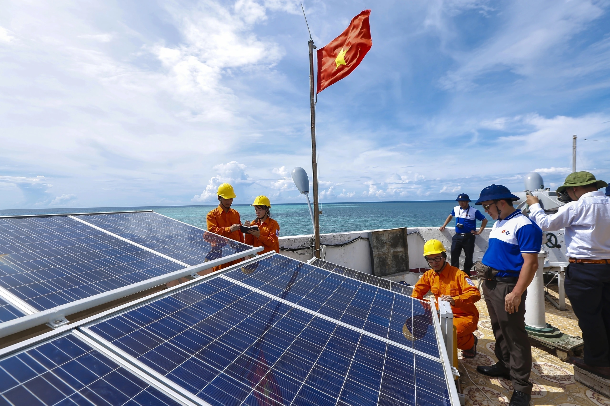 Hệ thống điện mặt trời tại quần đảo Trường Sa