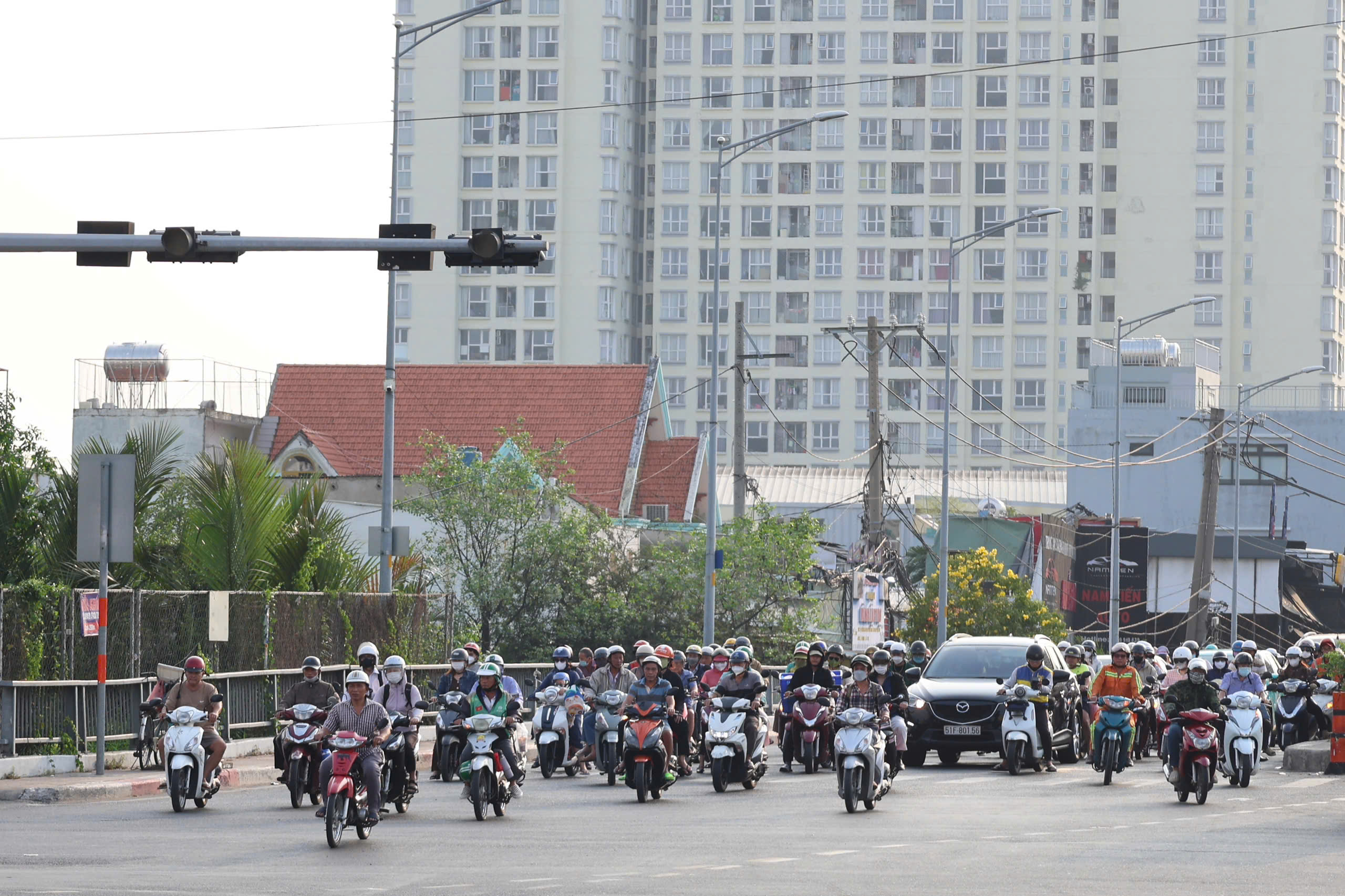 Dự báo thời tiết TP. Hồ Chí Minh 4/5: Mưa dông xuất hiện cuối ngày