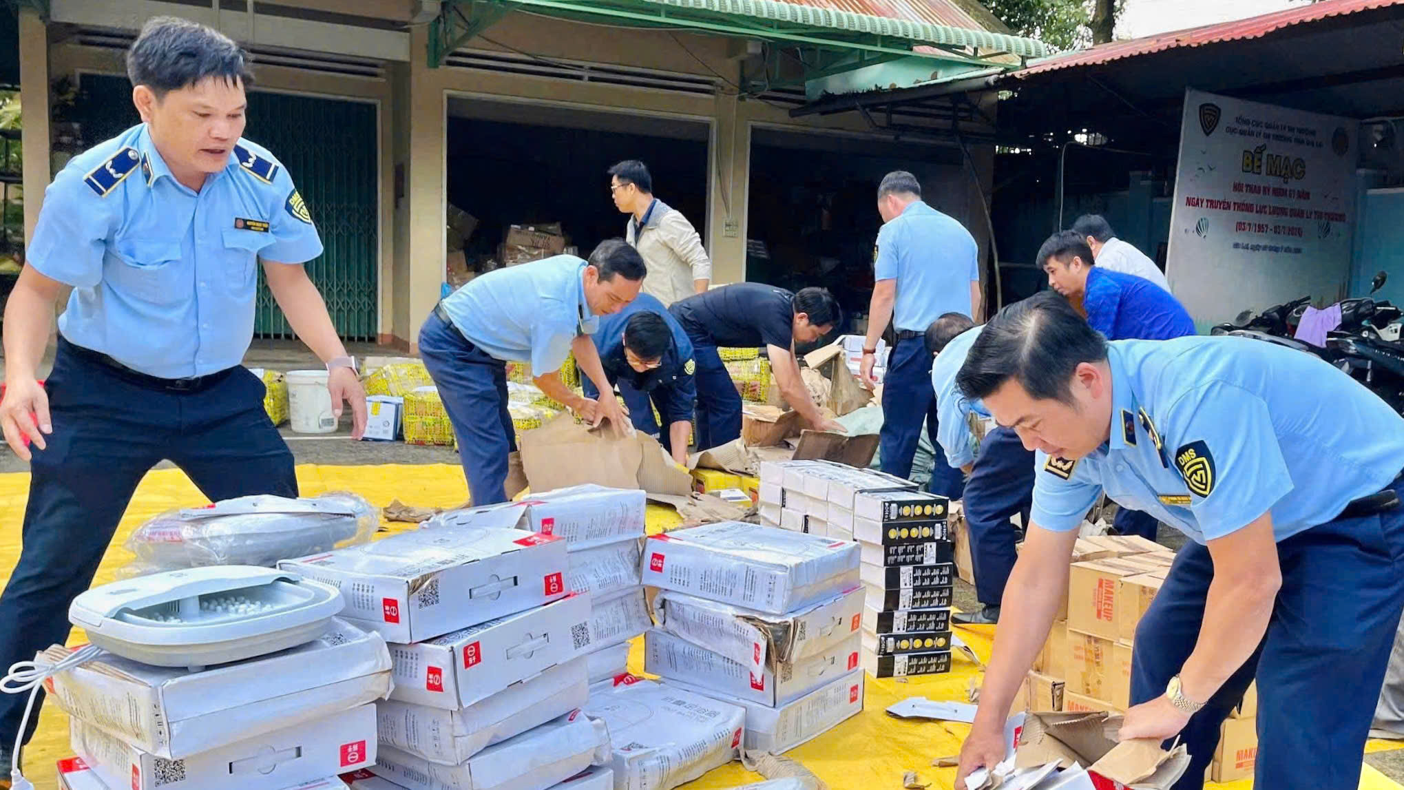 Gia Lai: Thực phẩm bẩn, thuốc lá lậu vẫn 'nóng'