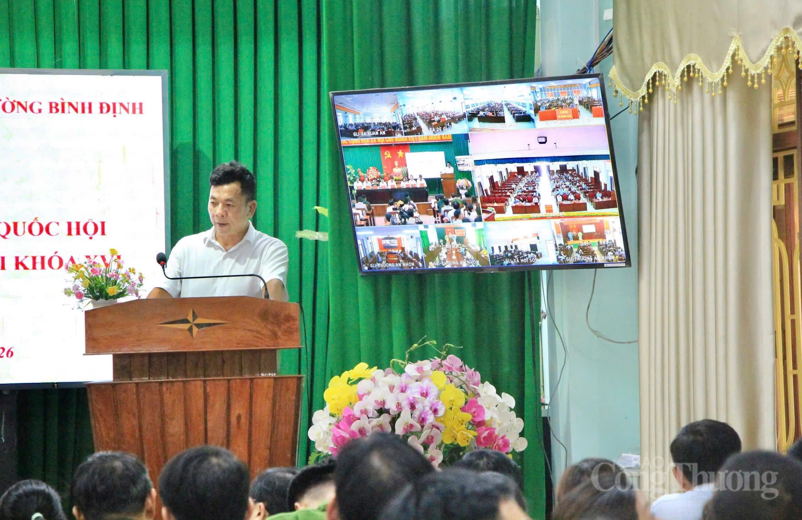 Hội nghị được tổ chức theo hình thức trực tiếp kết hợp trực tuyến kết nối đến các điểm cầu trong đơn vị bầu cử.