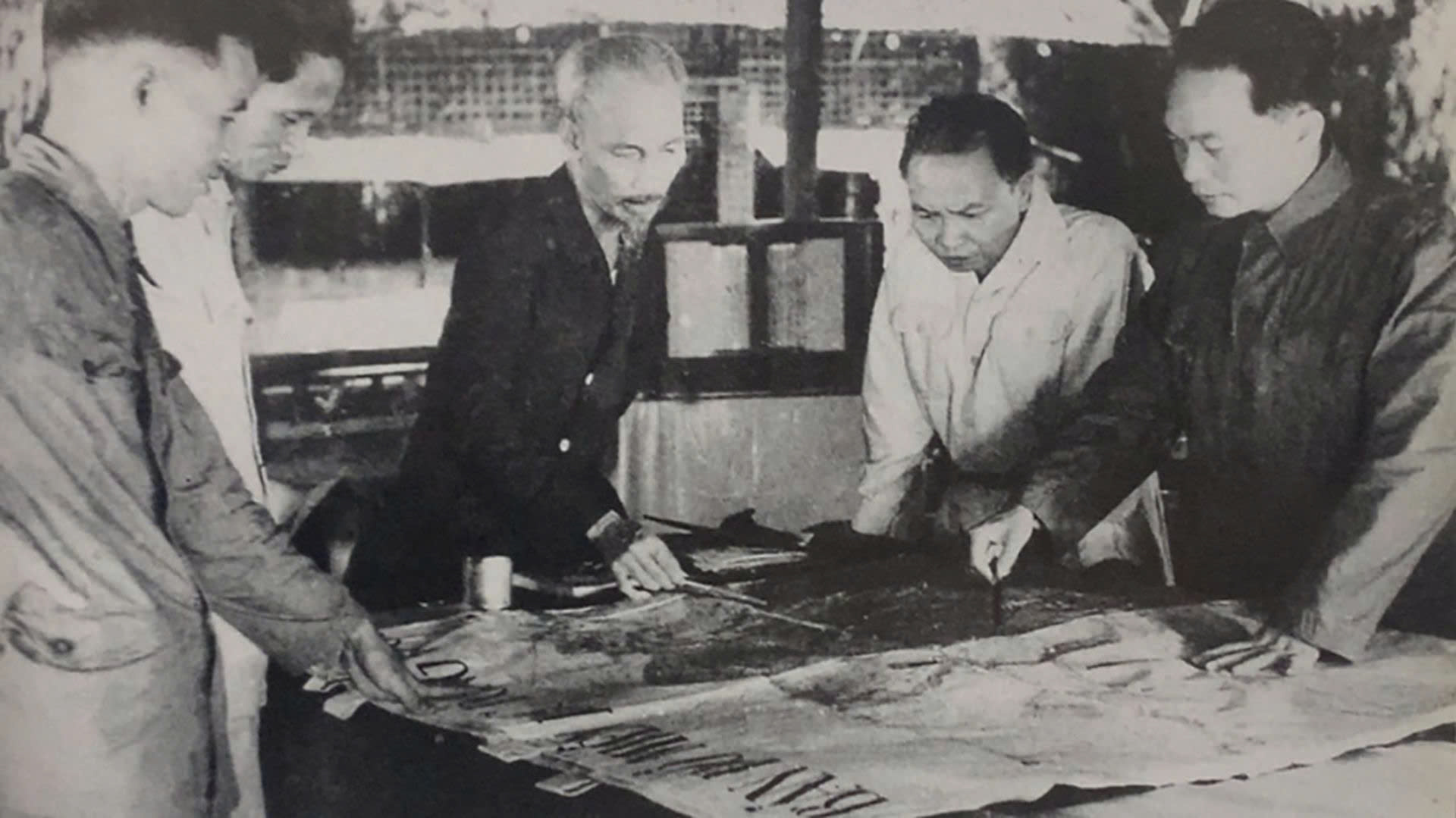 Giữ lửa ‘Điện Biên Phủ’ trong công cuộc đổi mới đất nước - 1