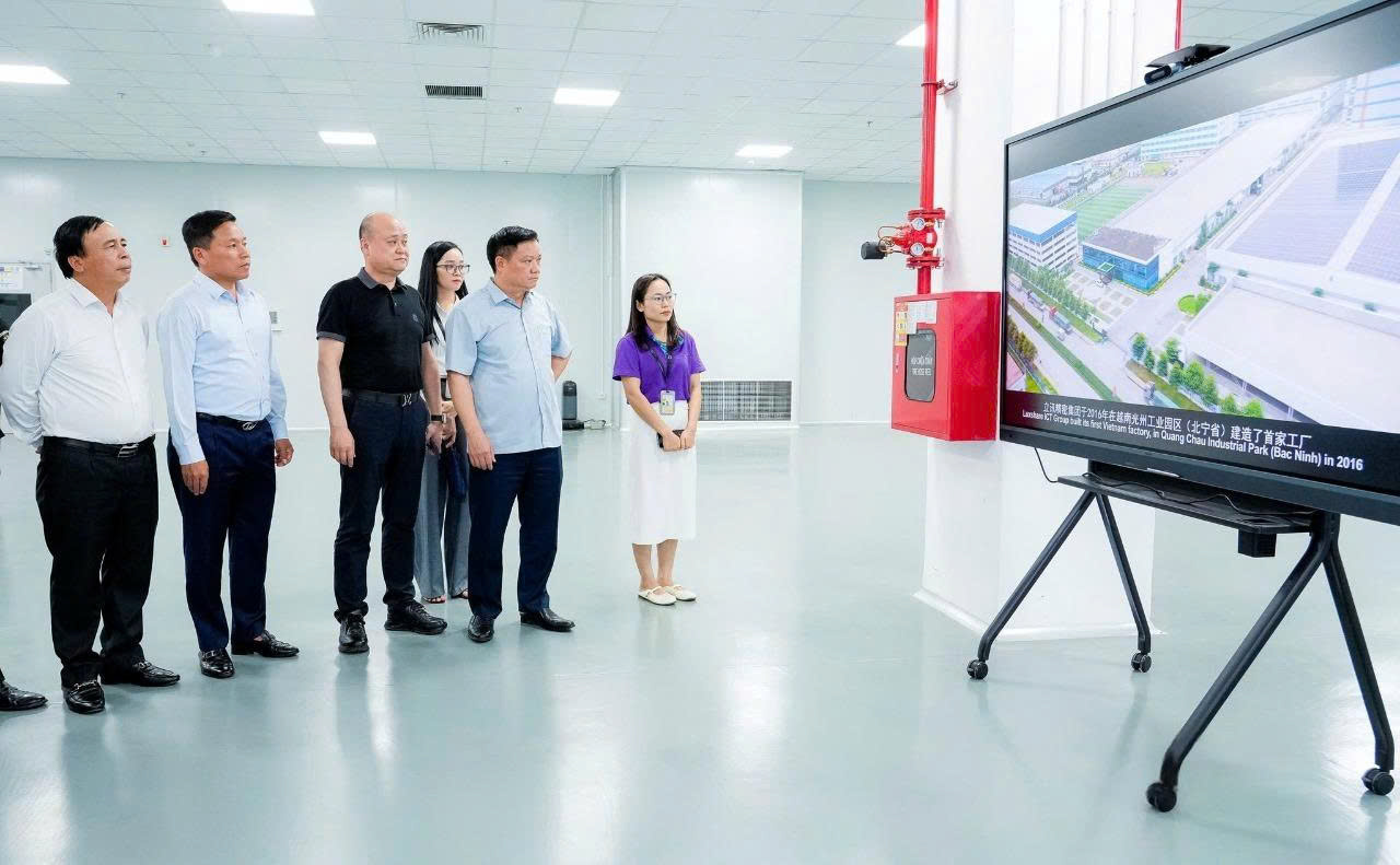 Lãnh đạo tỉnh Nghệ An luôn quan tâm, chỉ đạo phát triển công nghiệp trên địa bàn tỉnh. Ảnh: Mai Liễu