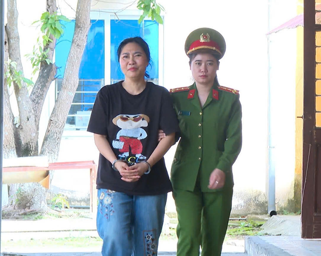 Bắt đối tượng 'lừa' góp vốn đầu tư và nhận tiền 'chạy' giấy tờ đất đai